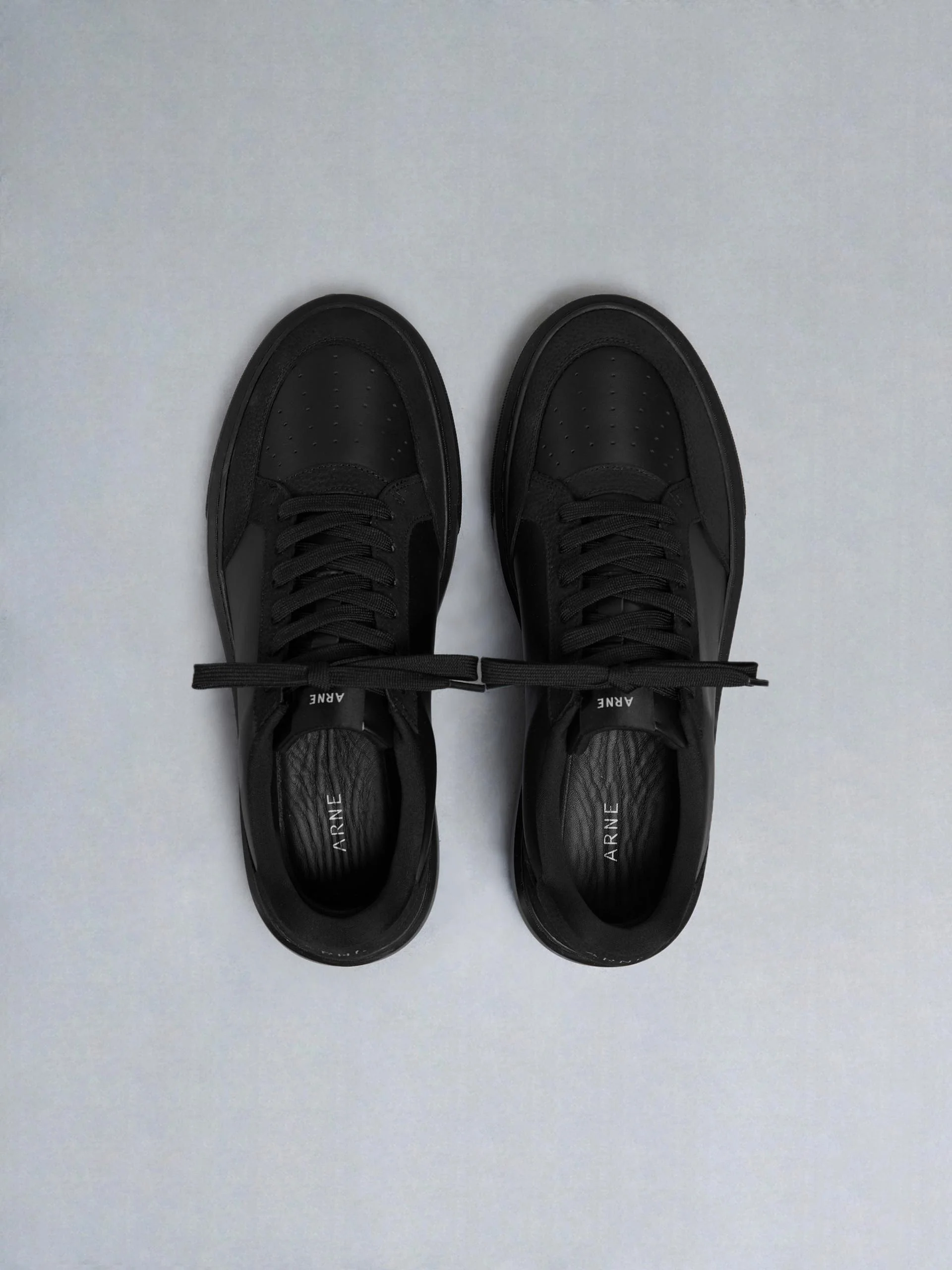 Court Trainer 2.0 in Triple Black - Image 4