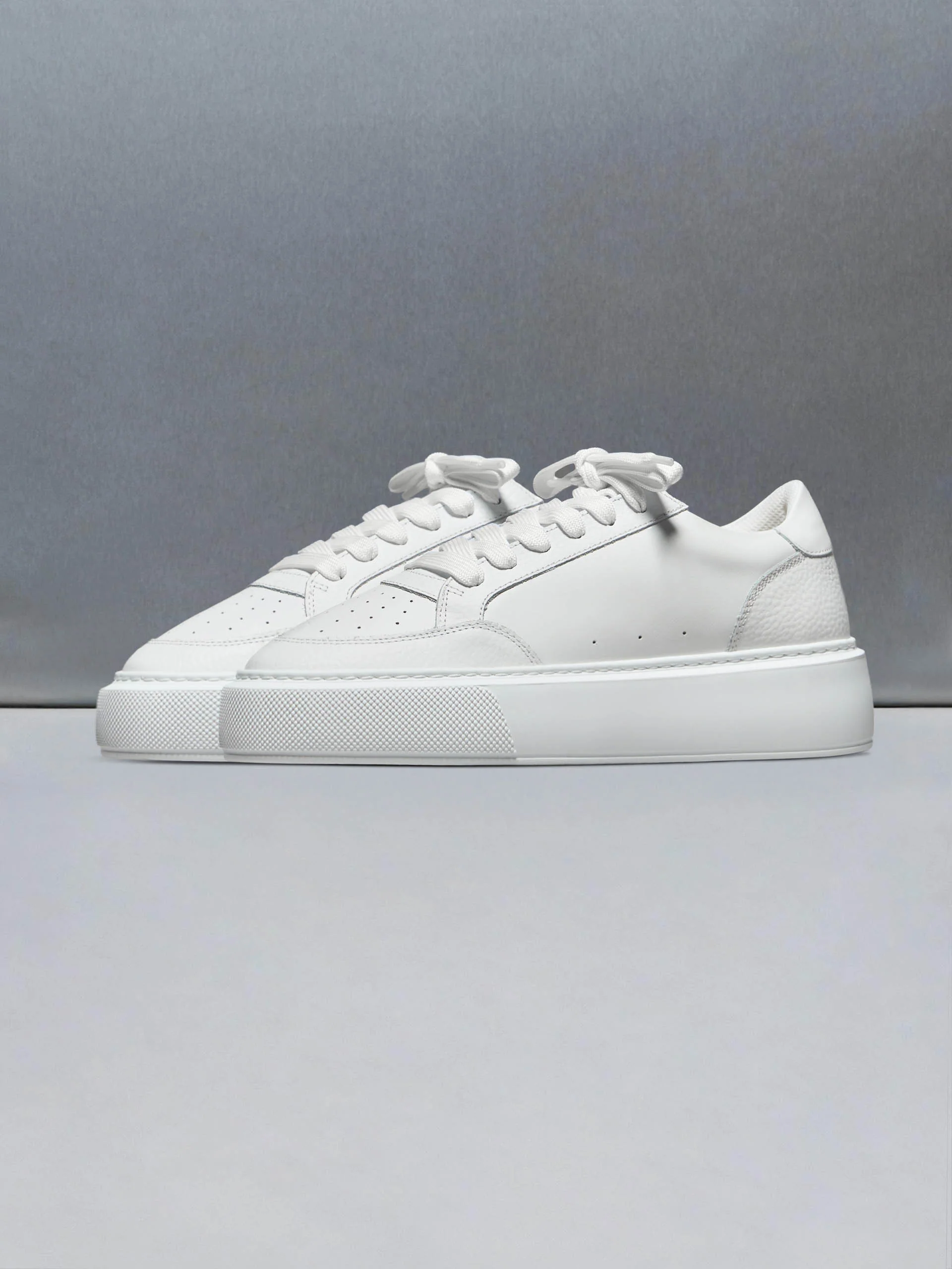 Court Trainer 2.0 in Triple White - Image 3