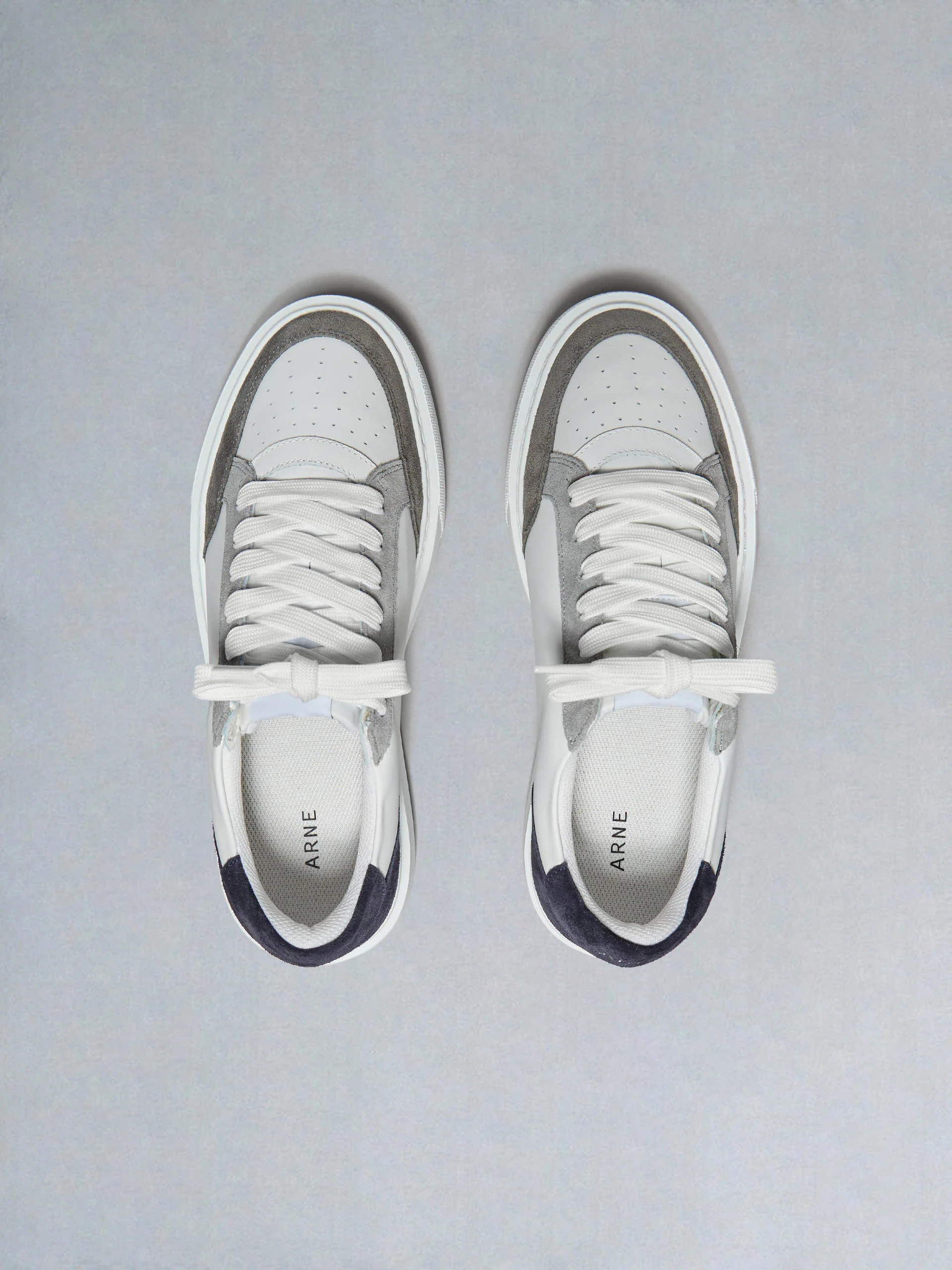 Court Trainer 2.0 in White Navy - Image 5