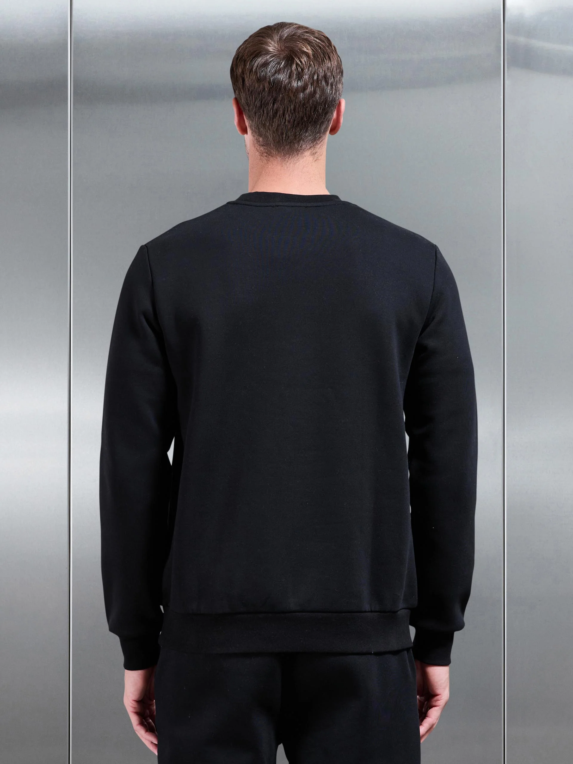 Essential Sweatshirt in Black - Image 4