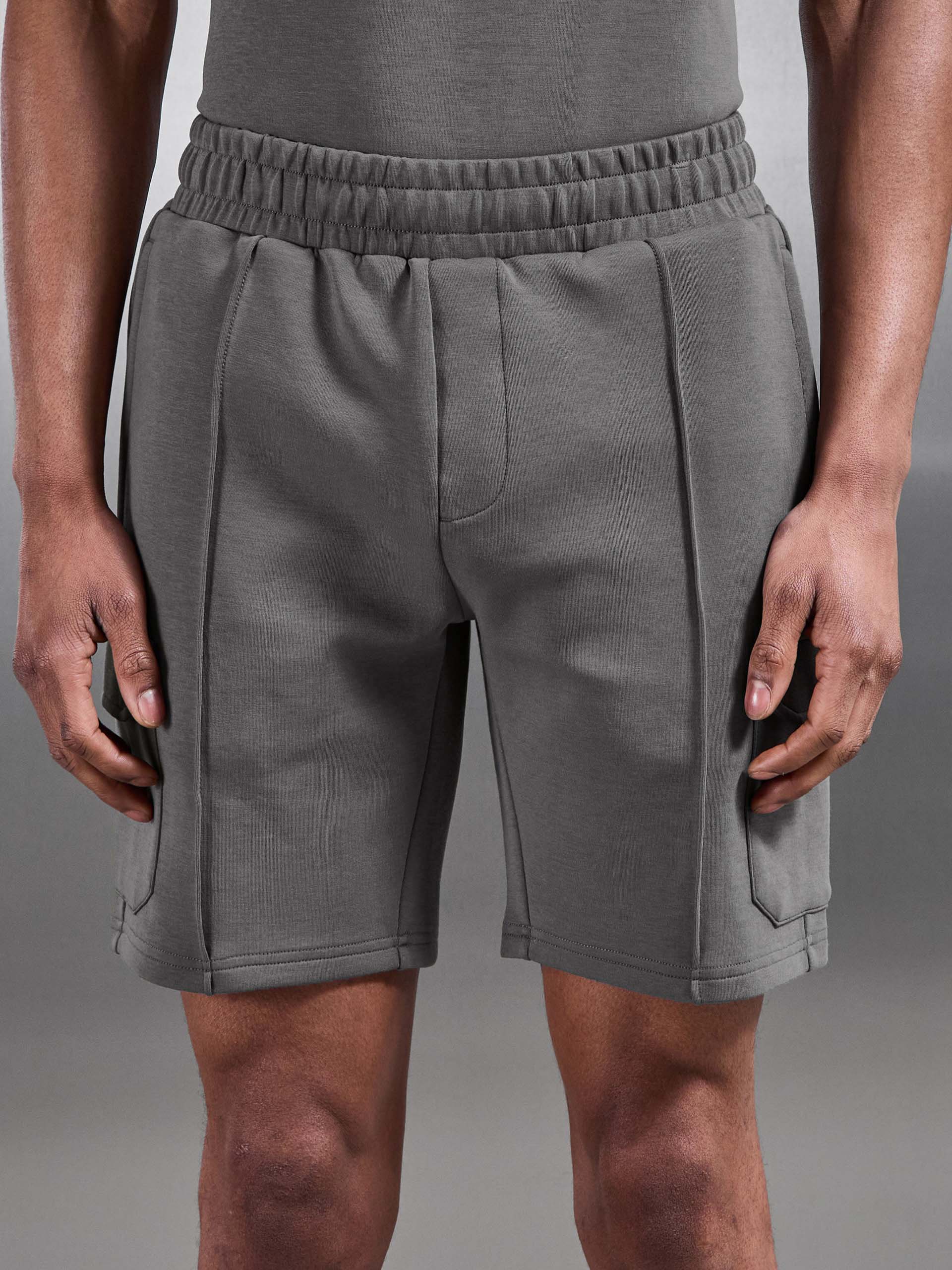 Everyday Luxe Cargo Short in Grey - Image 4