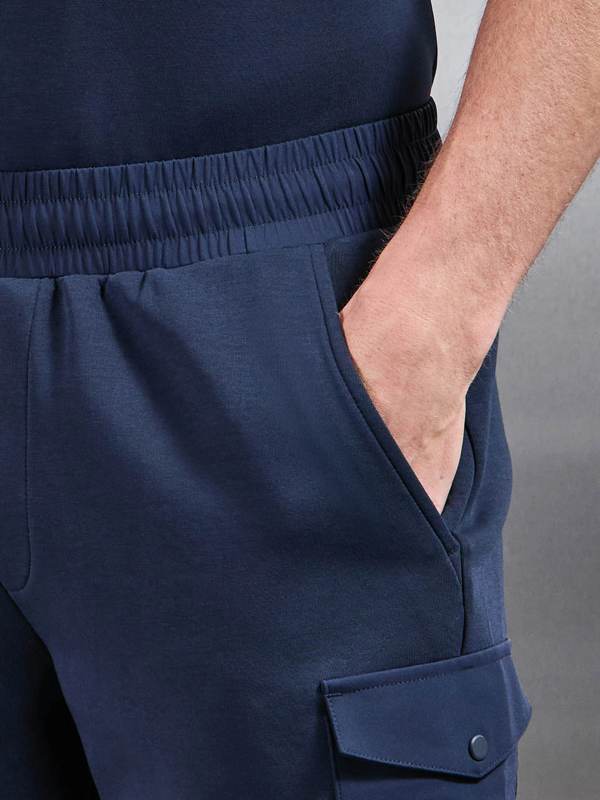 Everyday Luxe Hybrid Cargo Short in Navy - Image 5