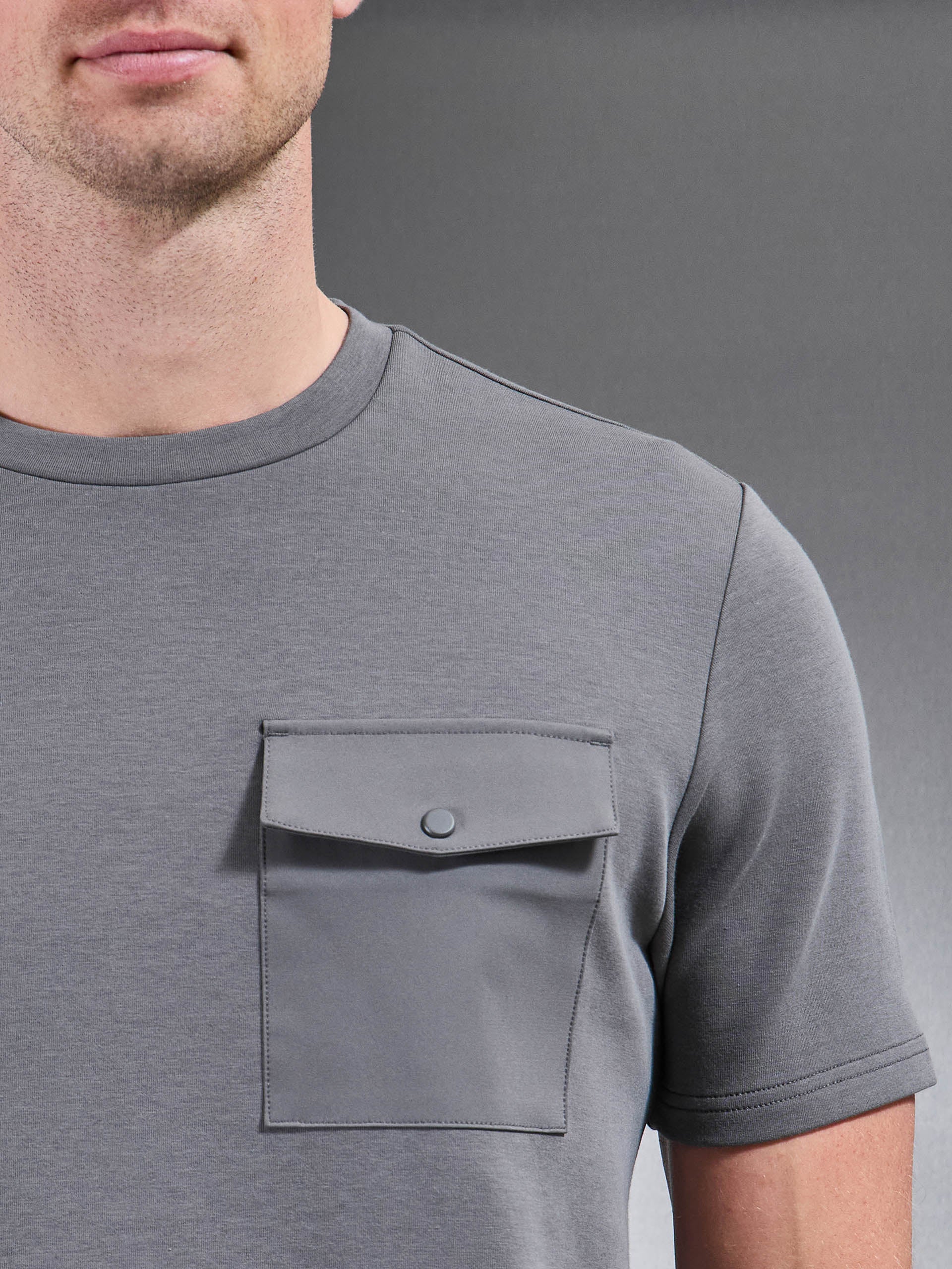 Everyday Luxe Hybrid Cargo T-Shirt in Grey - Image 4