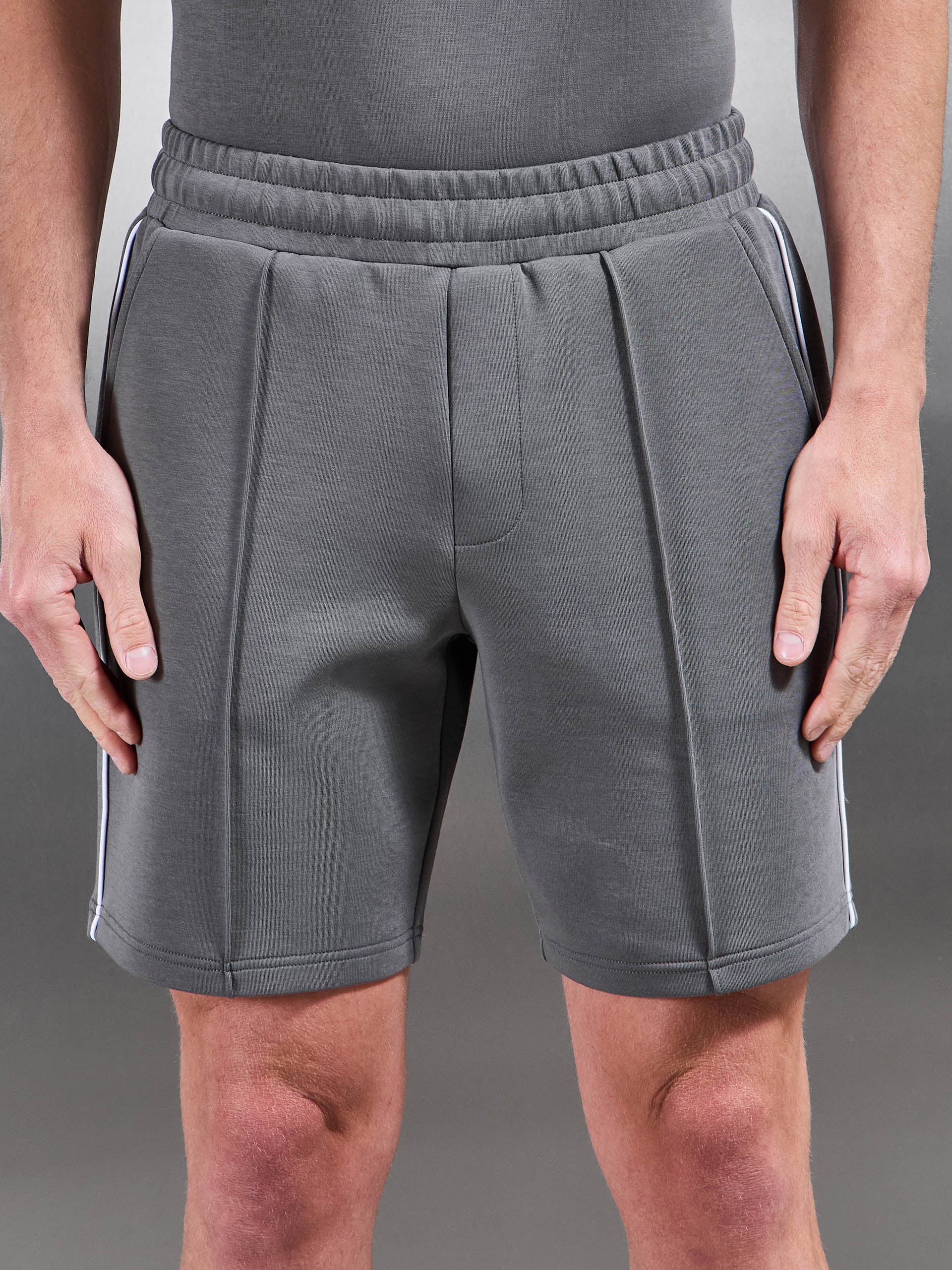 Everyday Luxe Piping Short in Grey - Image 4