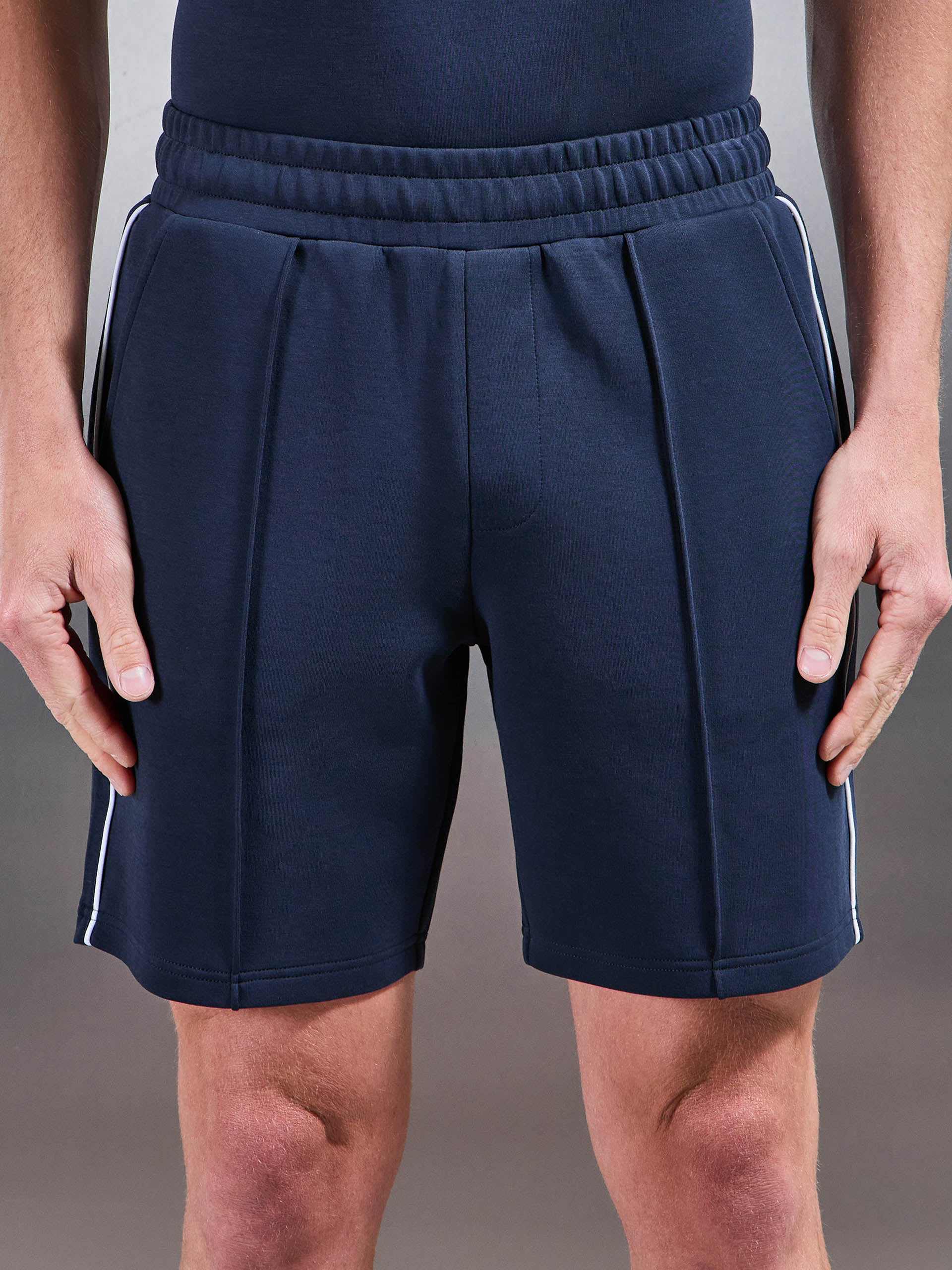 Everyday Luxe Piping Short in Navy - Image 4