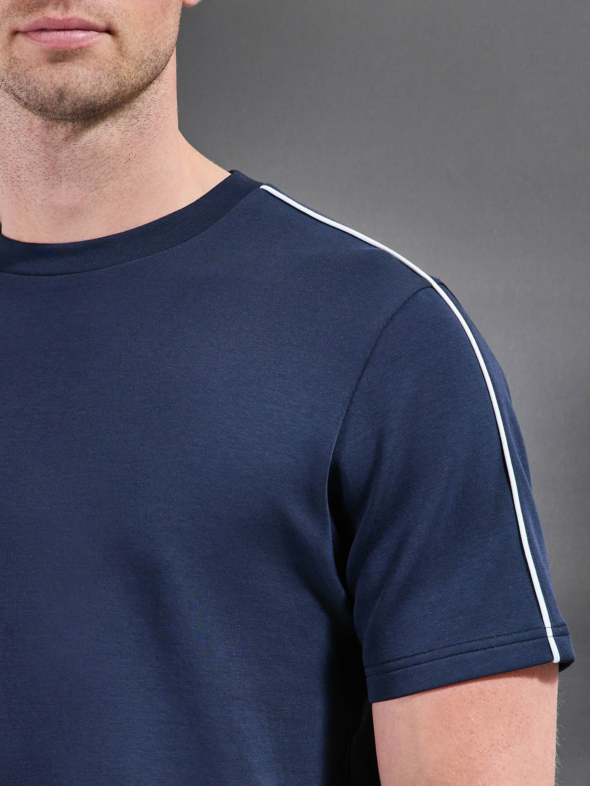Everyday Luxe Piping T-Shirt in Navy - Image 4