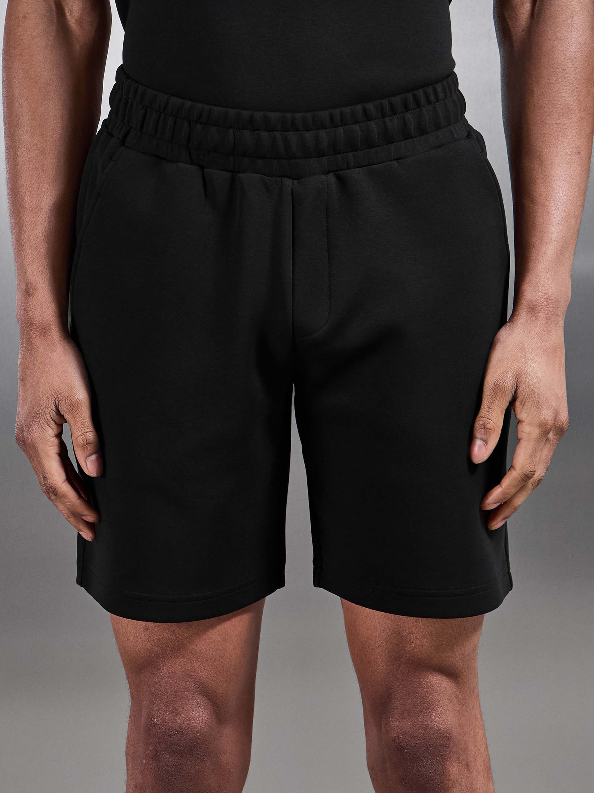 Everyday Luxe Relaxed Short in Black - Image 4