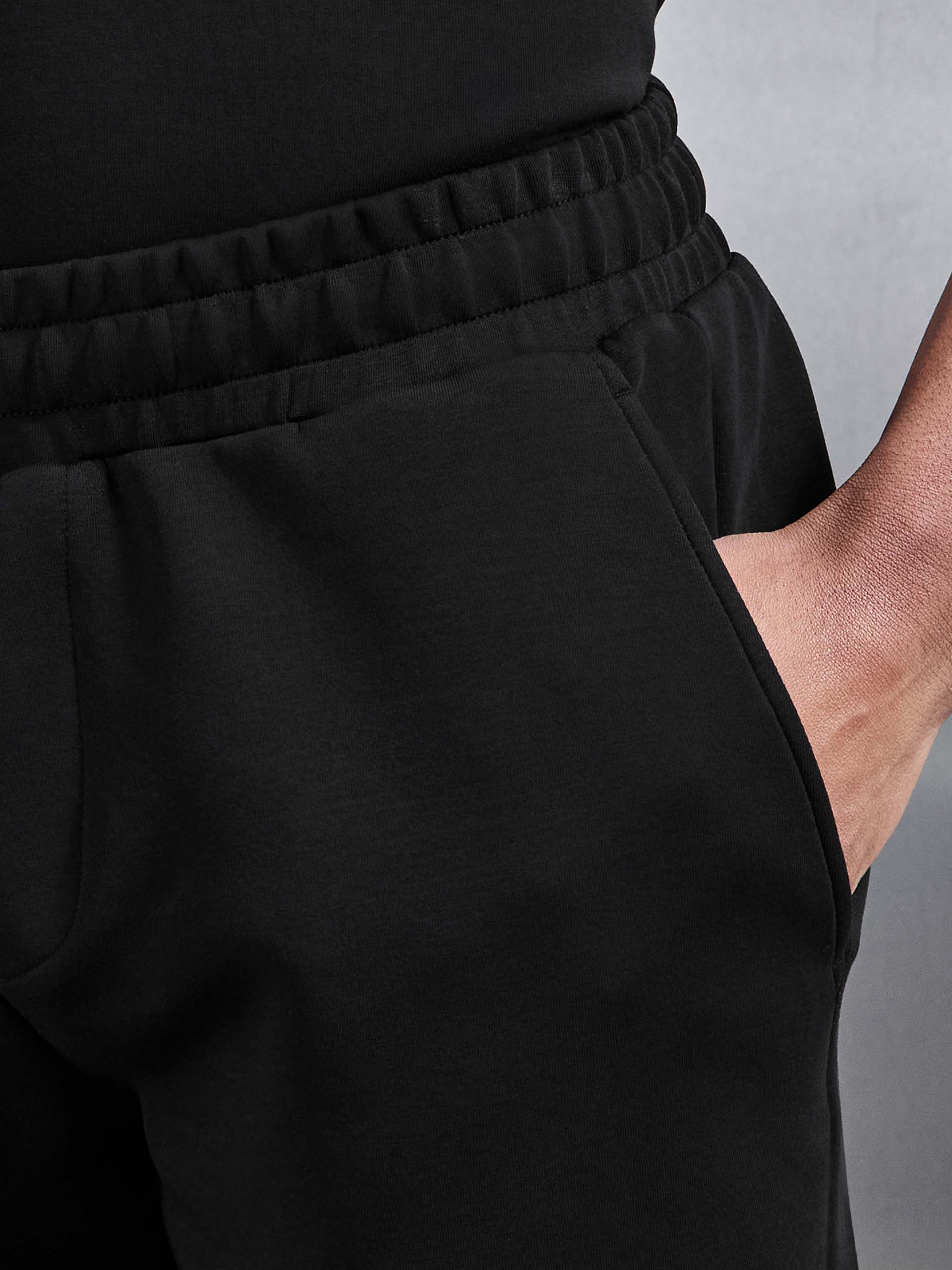 Everyday Luxe Relaxed Short in Black - Image 5