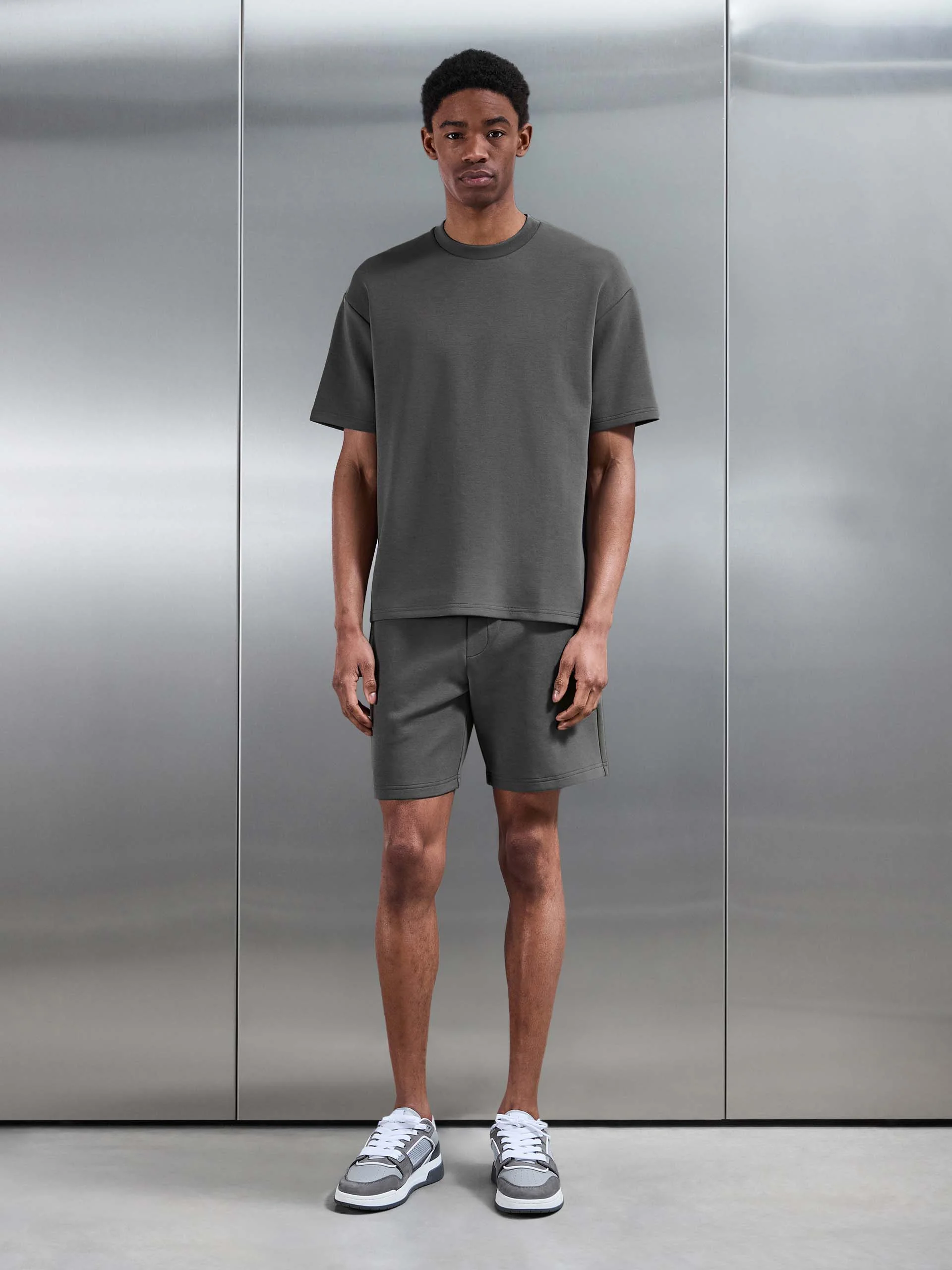 Everyday Luxe Relaxed Short in Grey - Image 2