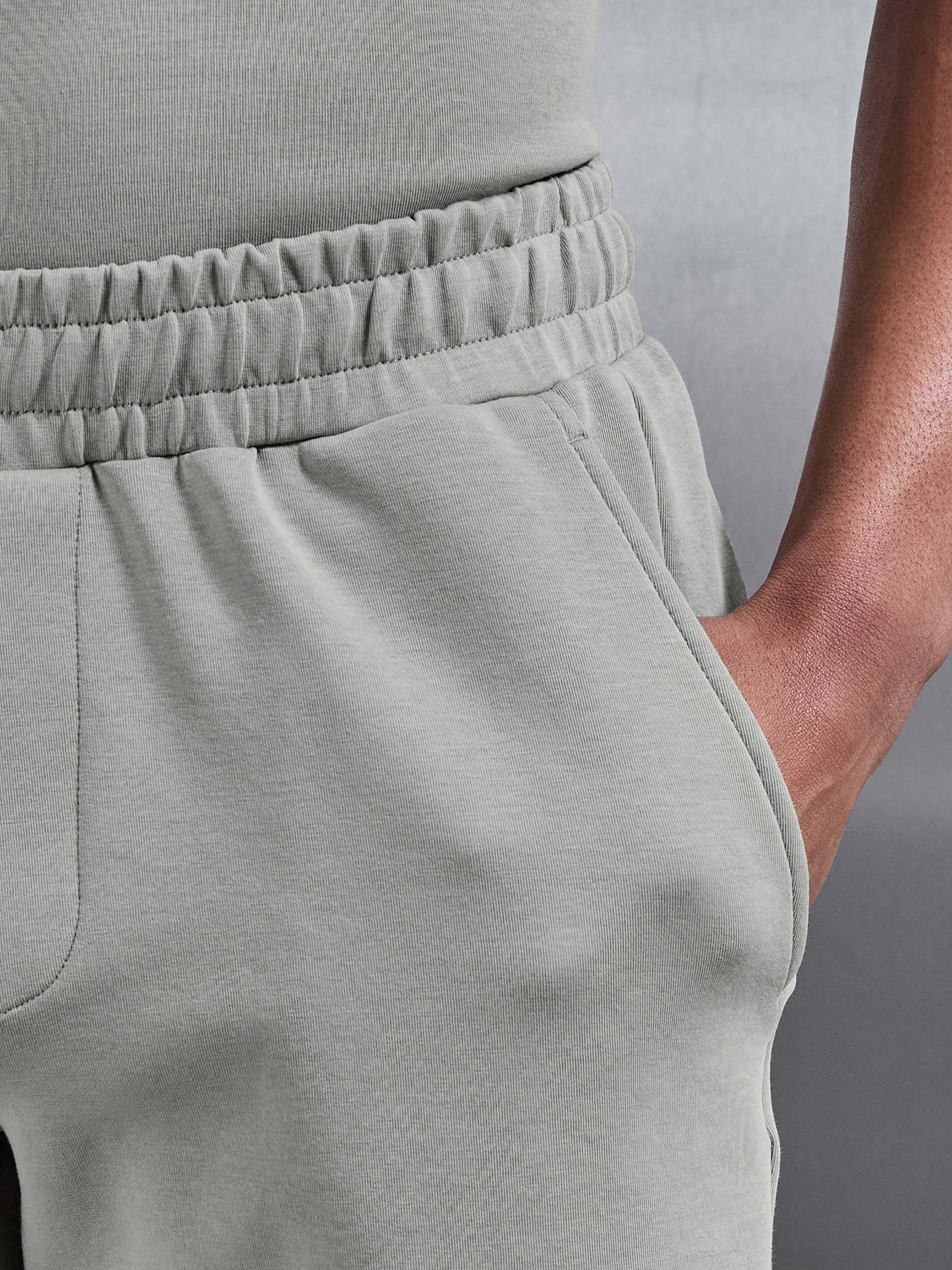 Everyday Luxe Relaxed Short in Stone - Image 5