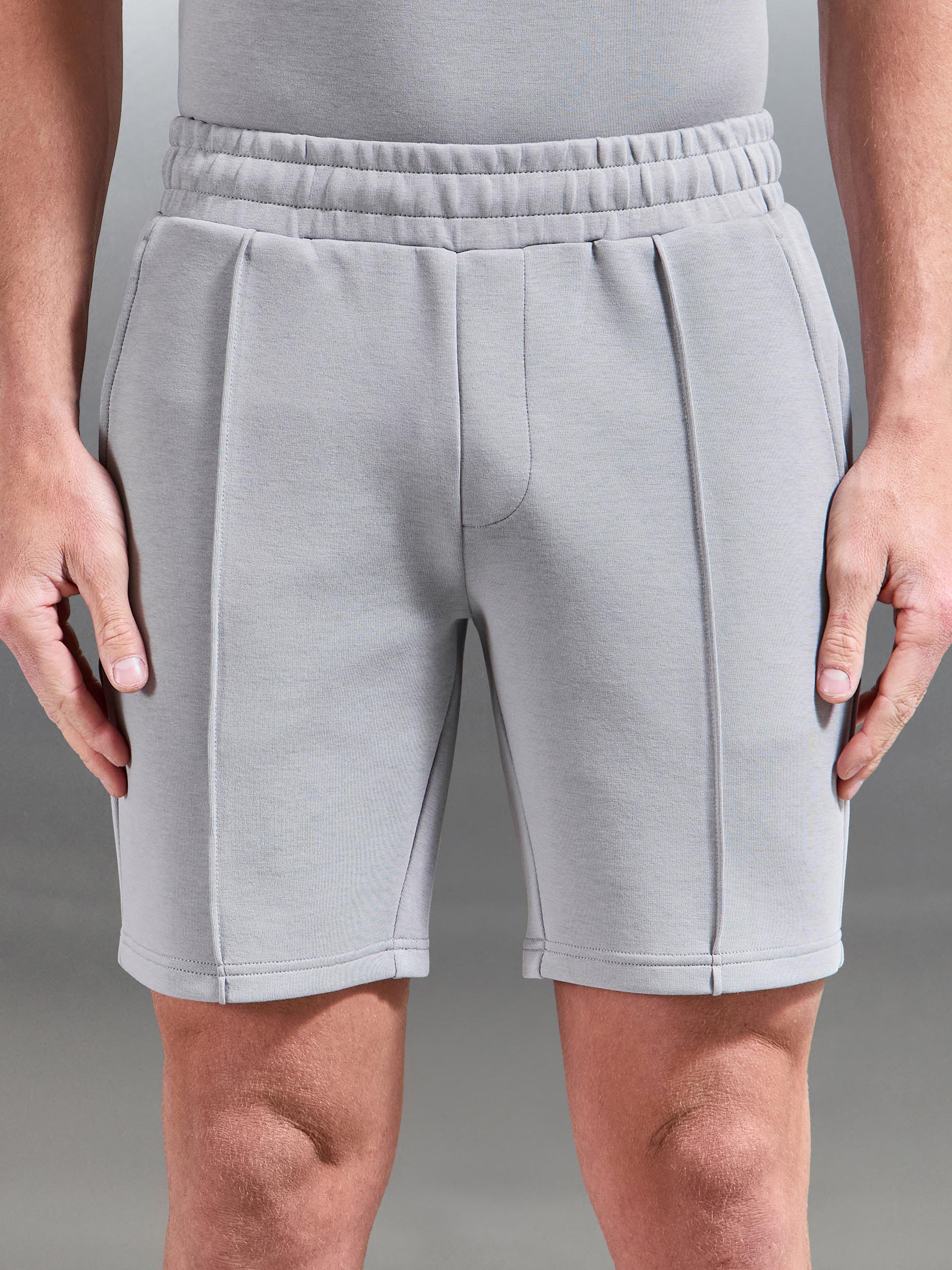 Everyday Luxe Short in Mid Grey - Image 4
