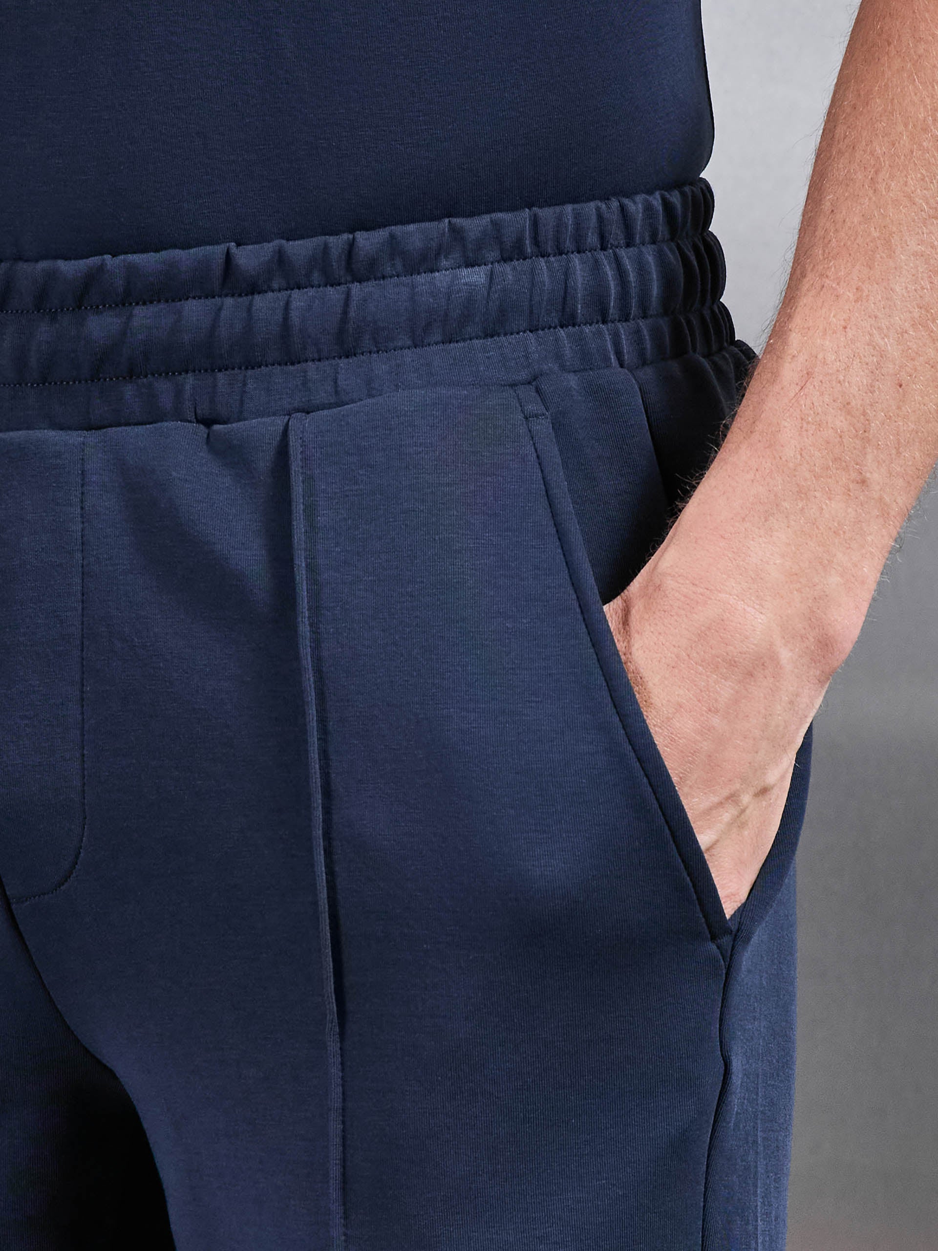 Everyday Luxe Short in Navy - Image 6