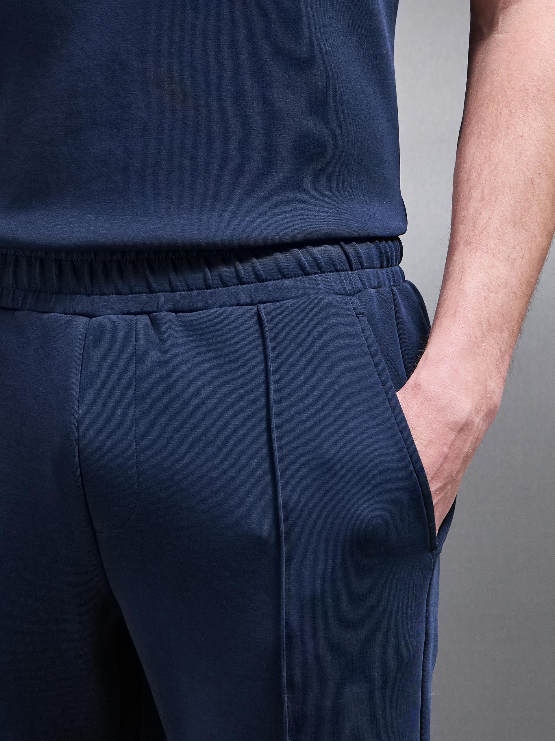 Everyday Luxe Slim Fit Jogger in Navy - Image 3