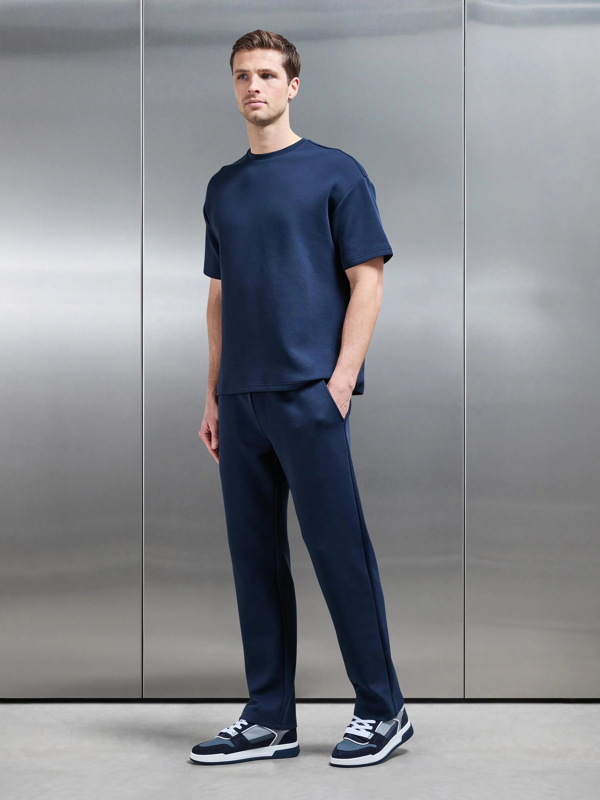 Everyday Luxe Straight Leg Jogger in Navy - Image 3