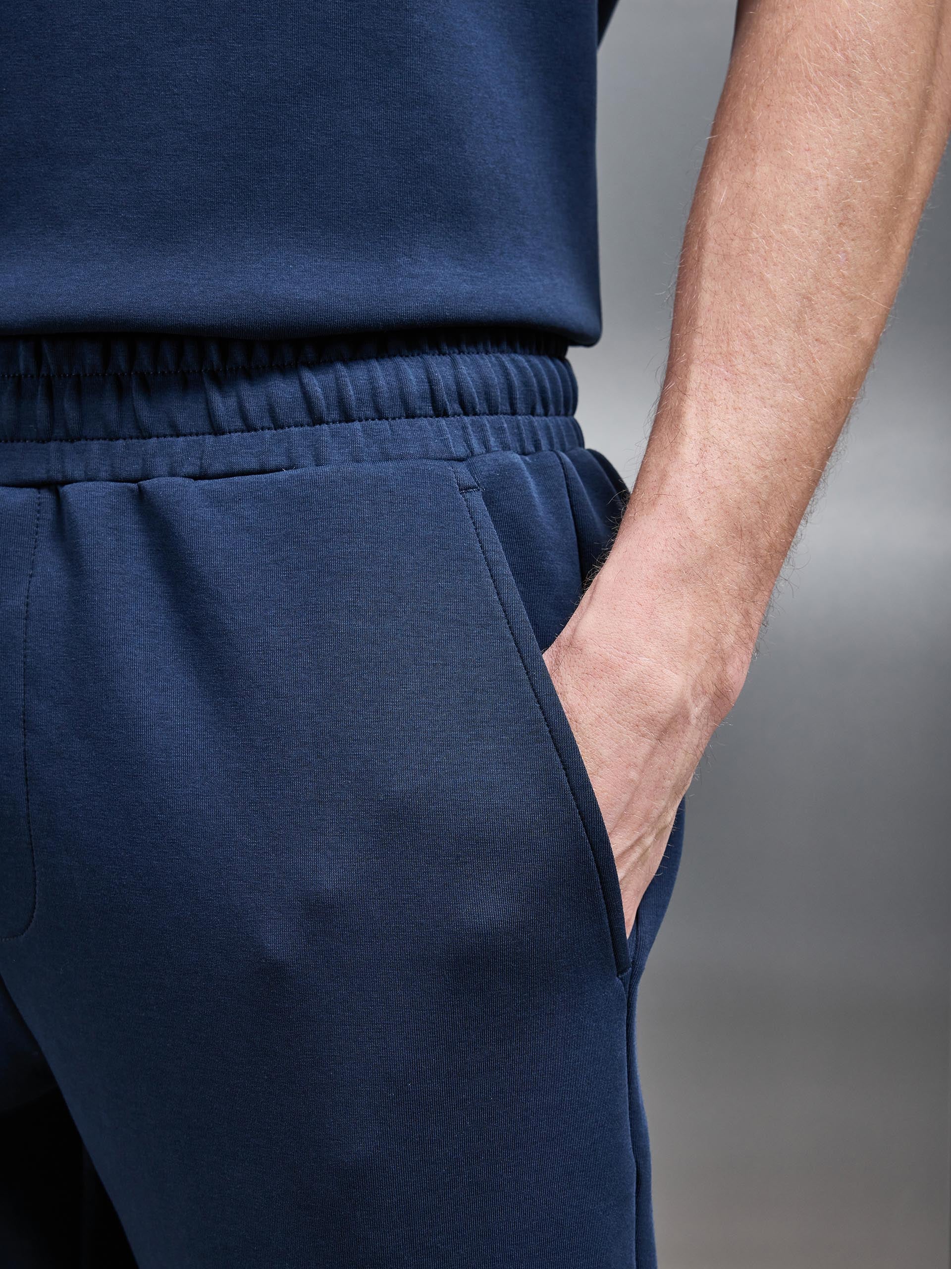Everyday Luxe Straight Leg Jogger in Navy - Image 4