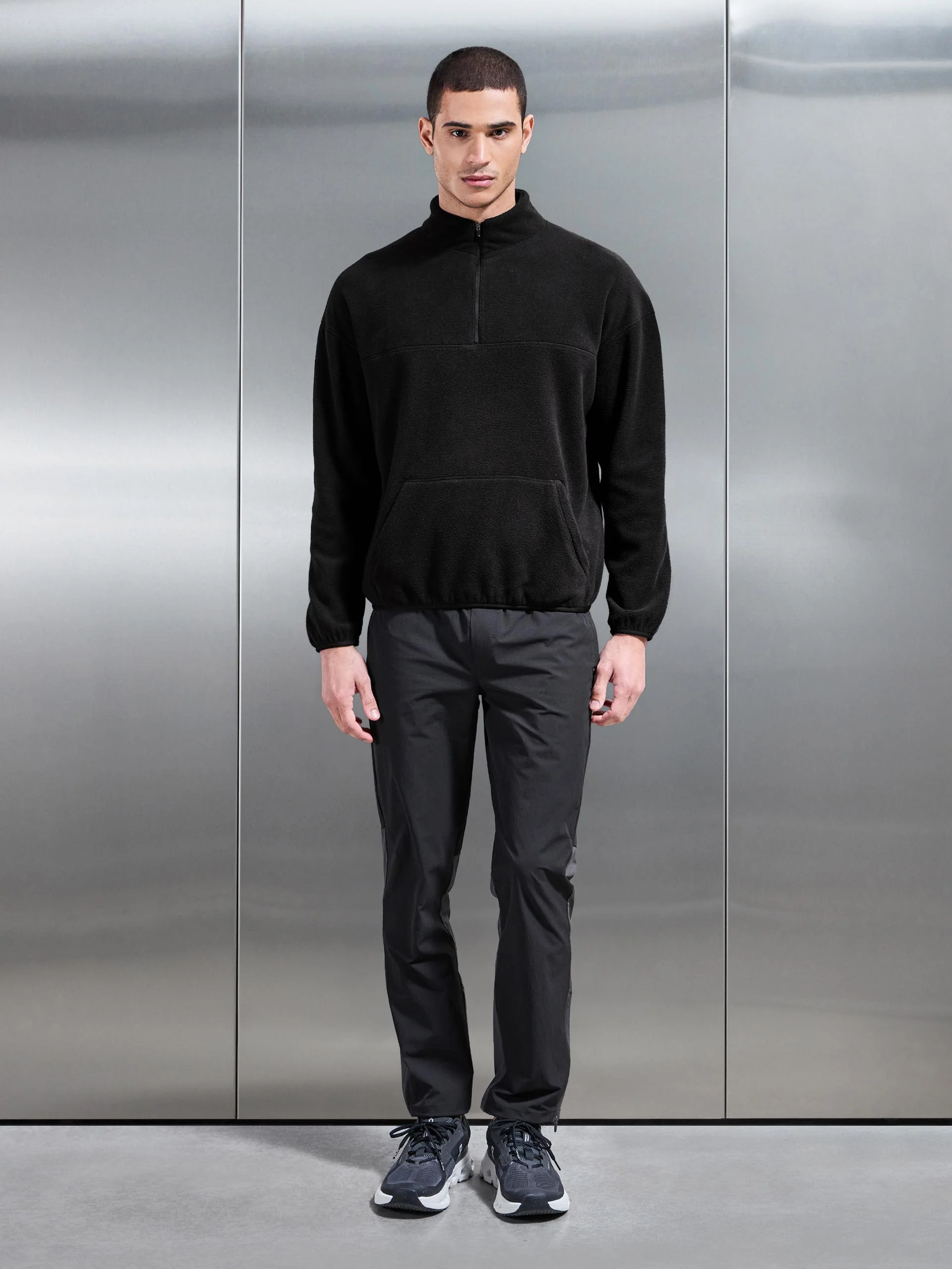 Fleece Relaxed Fit Half Zip in Black - Image 4