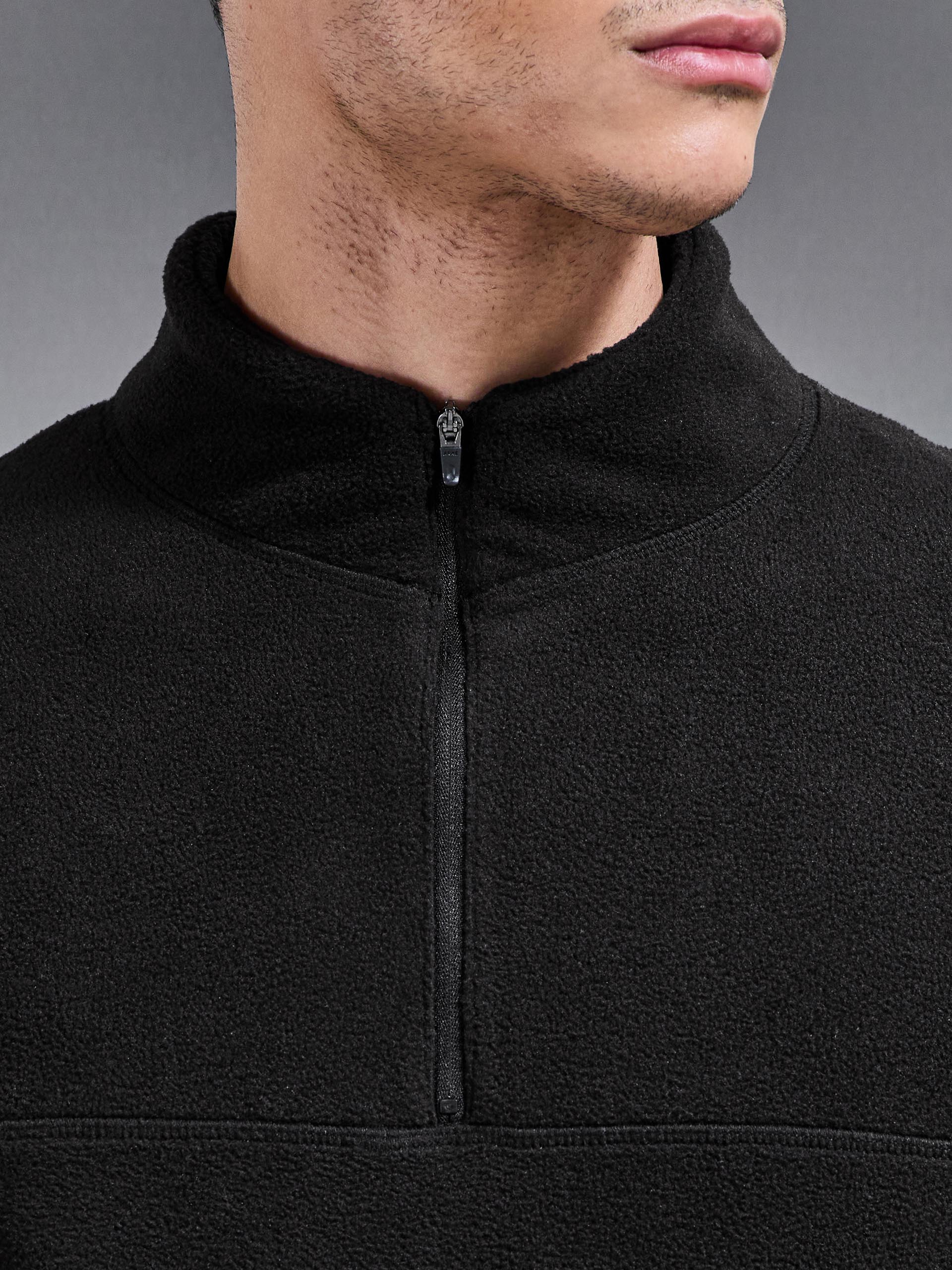 Fleece Relaxed Fit Half Zip in Black - Image 6