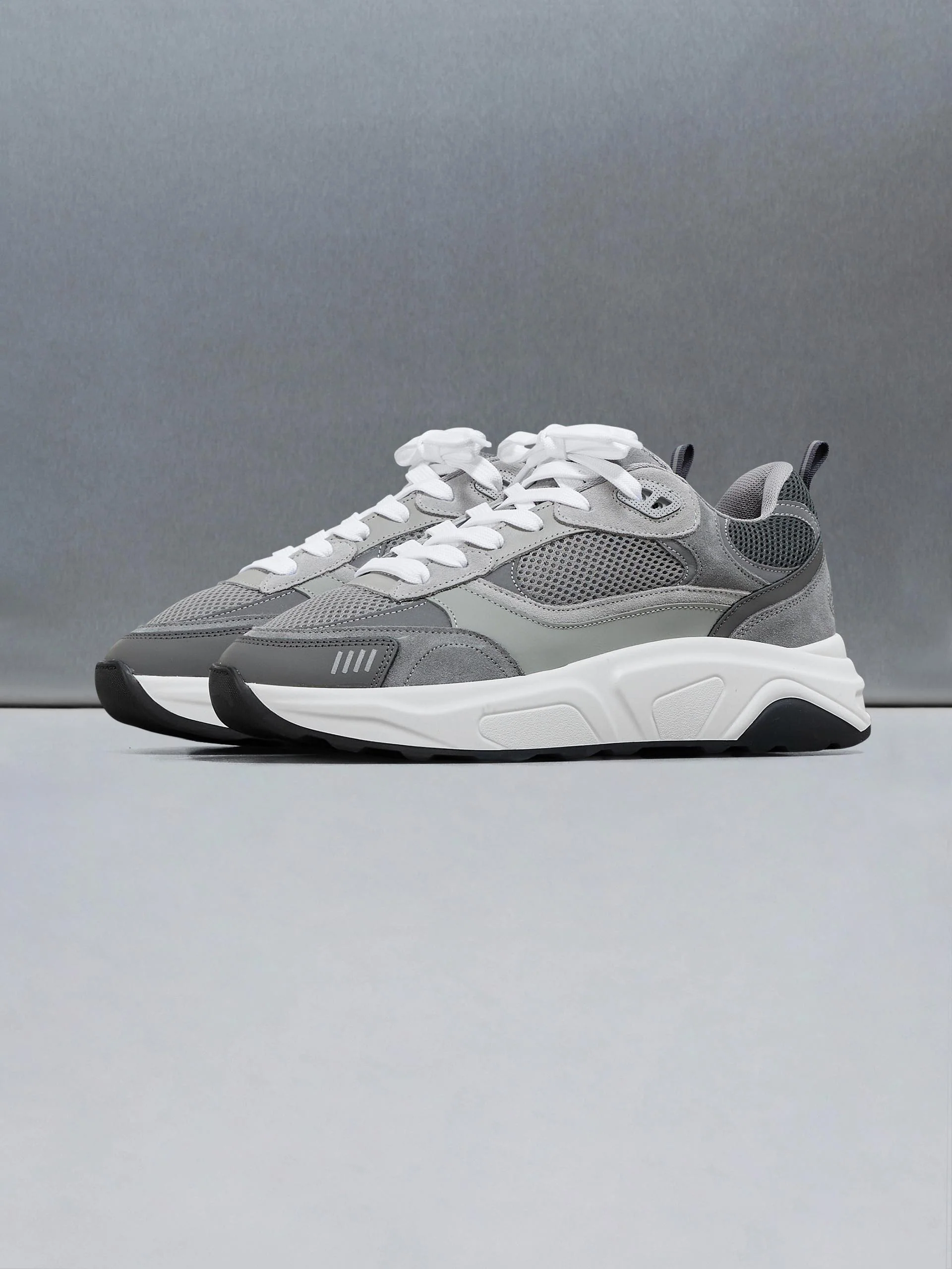 Flow Runner in Stone - Image 3