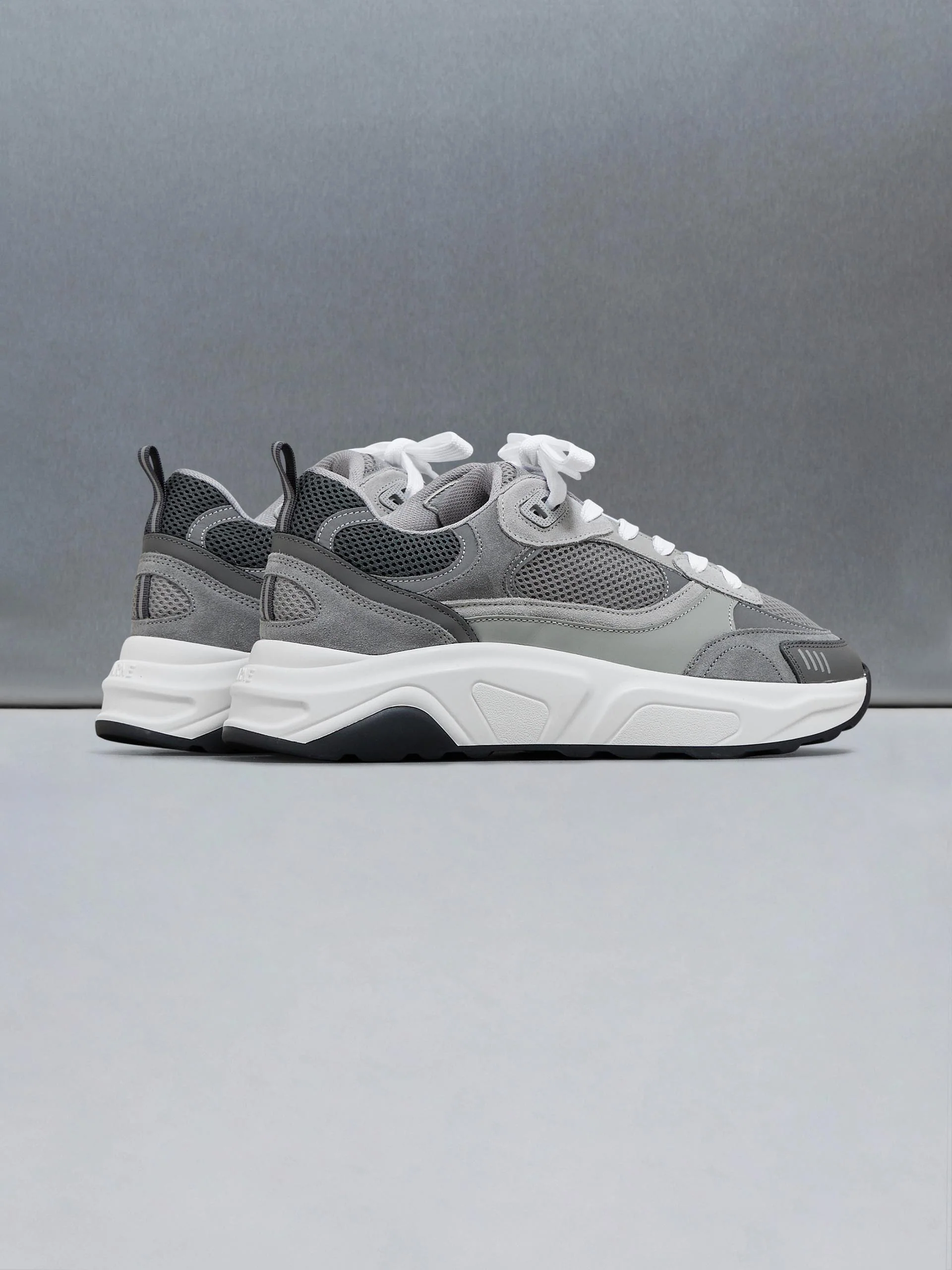 Flow Runner in Stone - Image 4