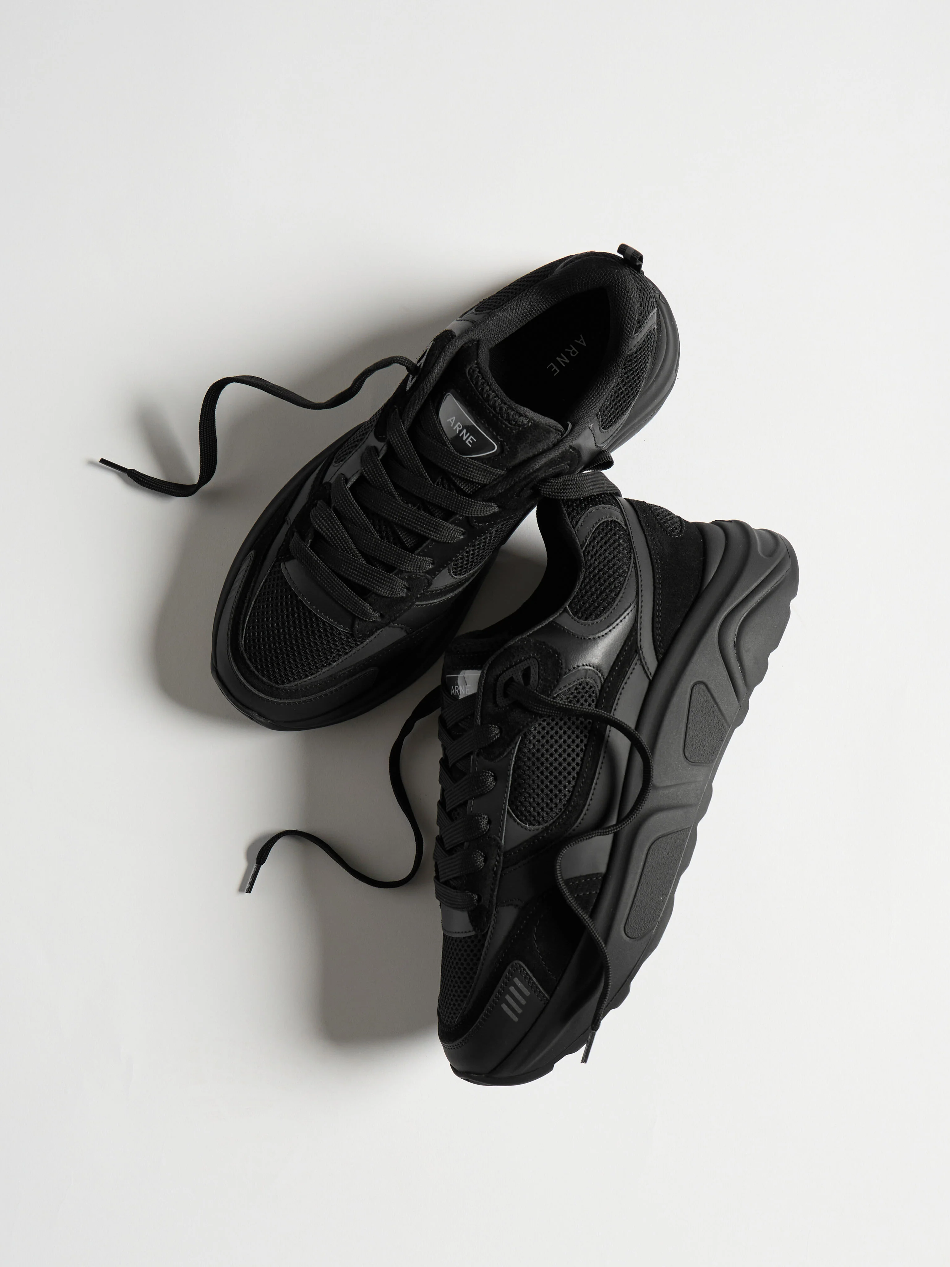 Flow Runner in Triple Black - Image 2