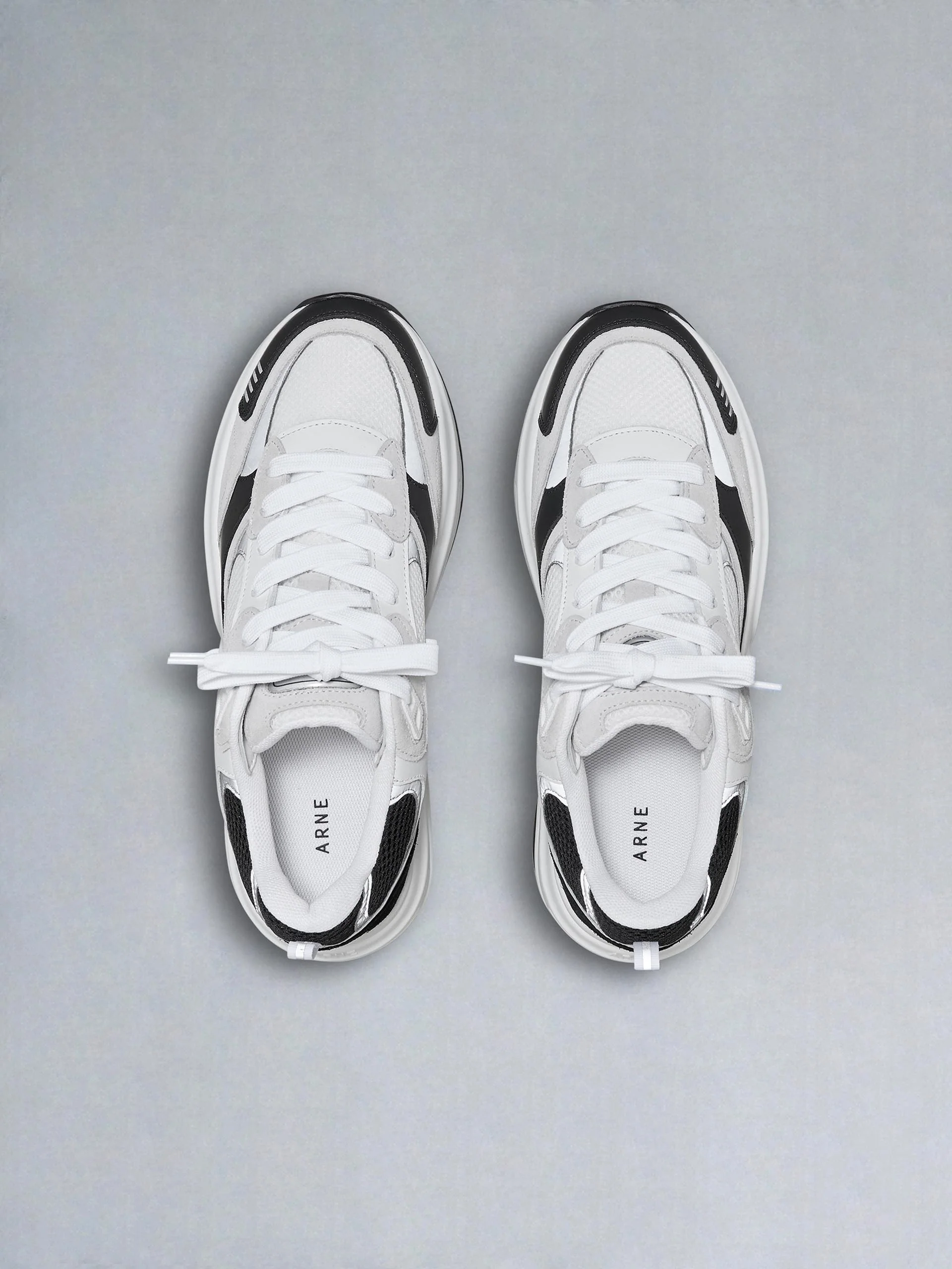 Flow Runner in White Black - Image 5