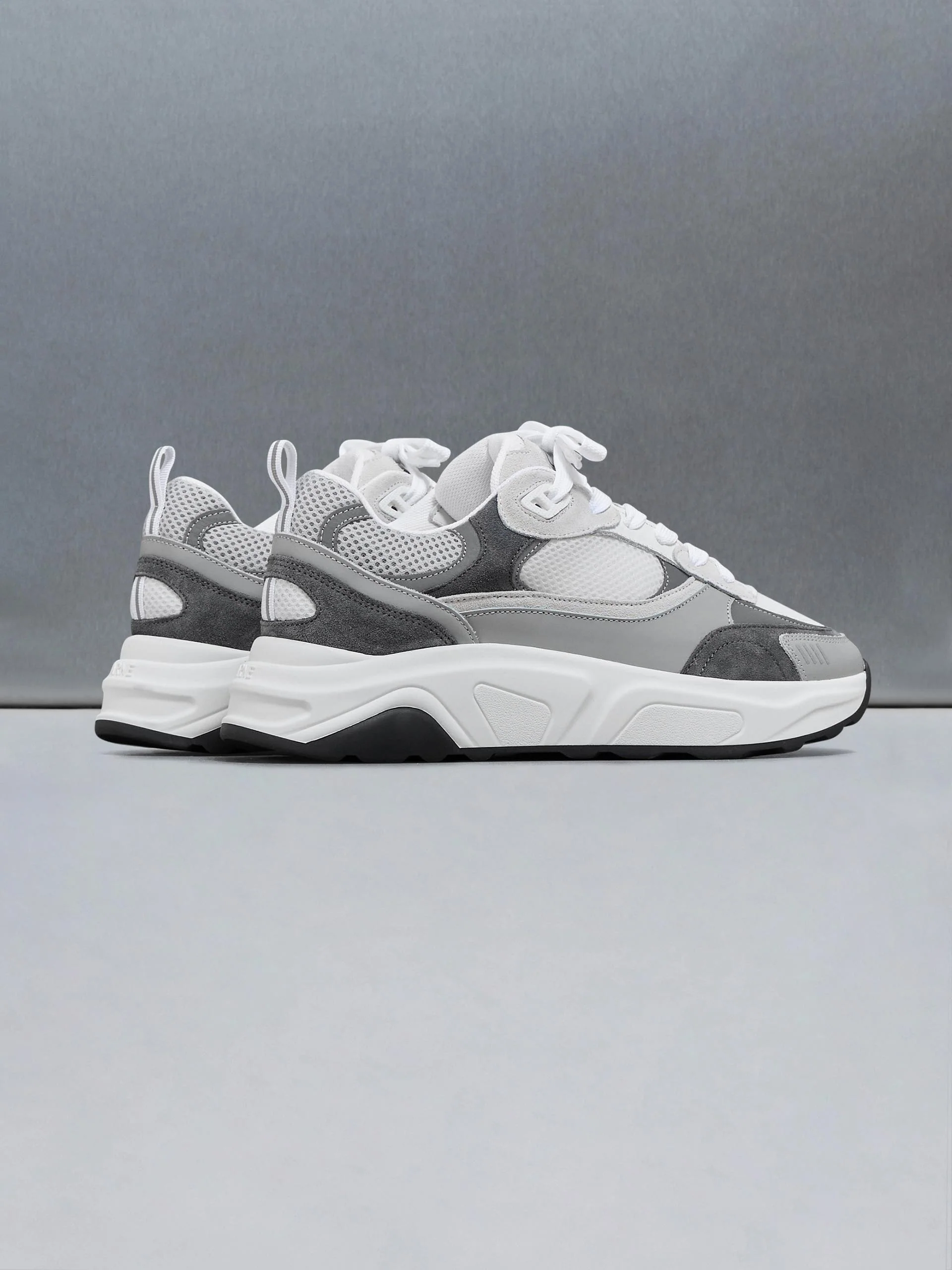 Flow Runner in White Grey - Image 4
