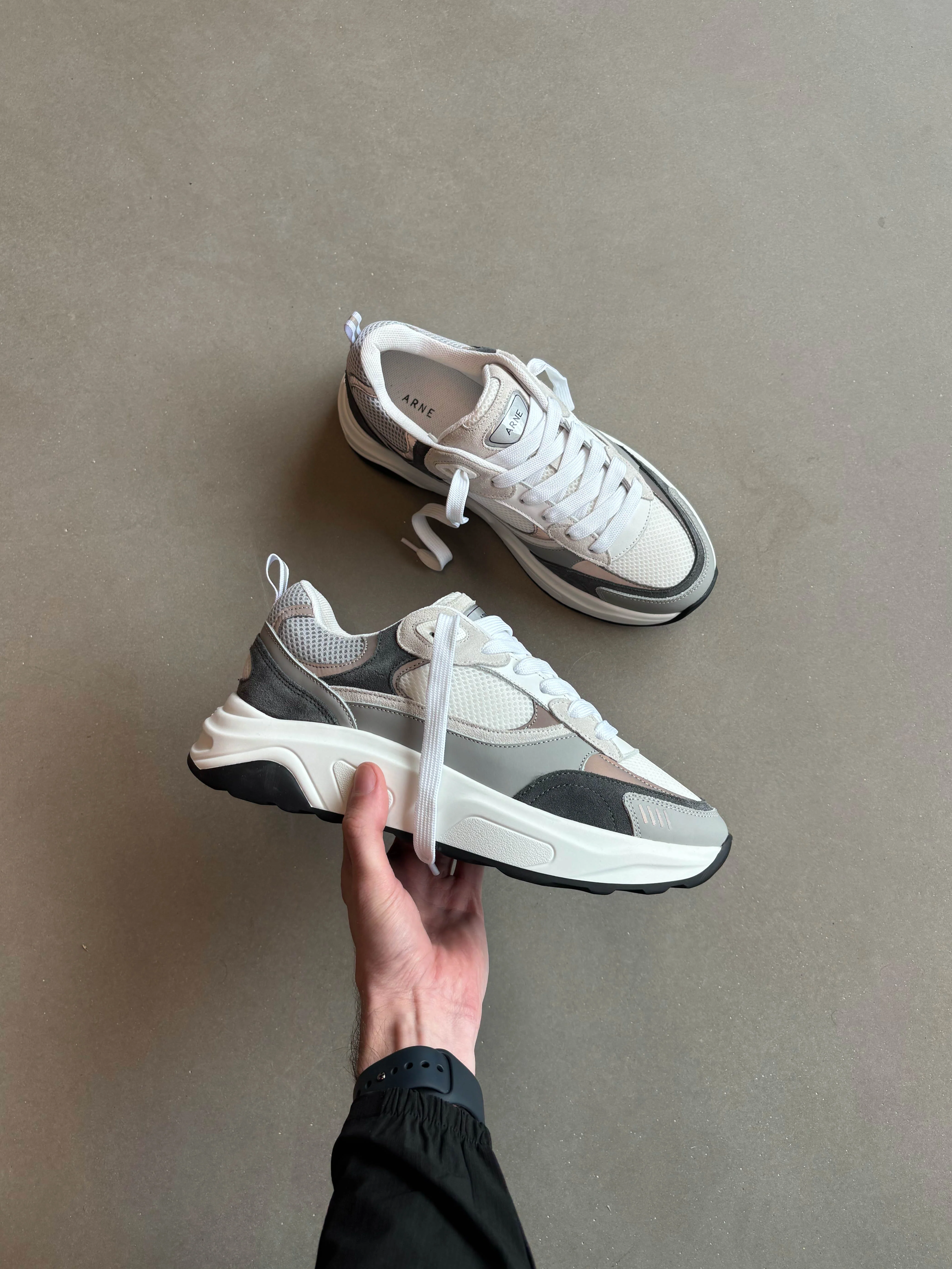 Flow Runner in White Grey - Image 6