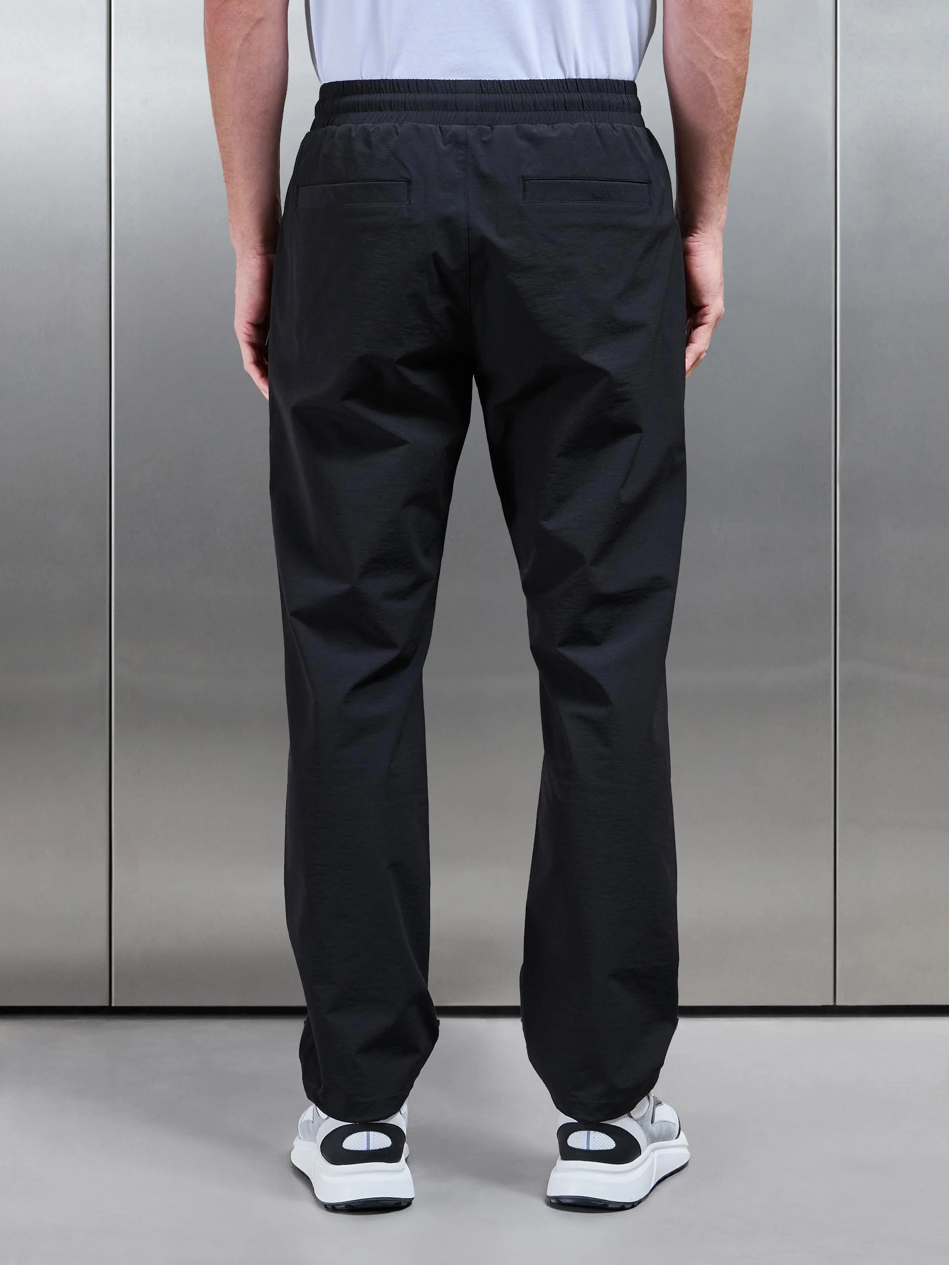 Front Pocket Technical Cargo Pant in Black - Image 6