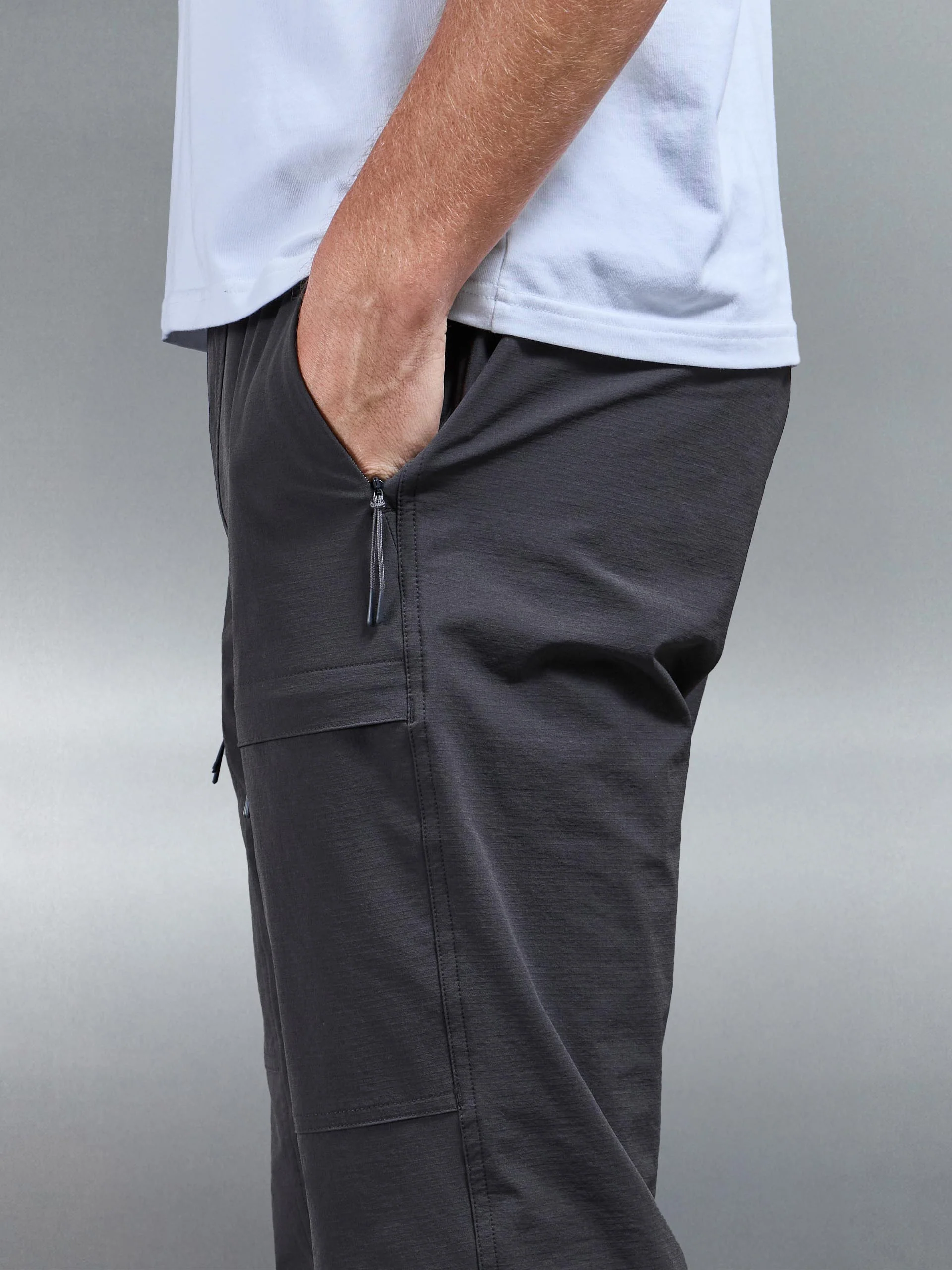 Front Pocket Technical Cargo Pant in Grey - Image 4