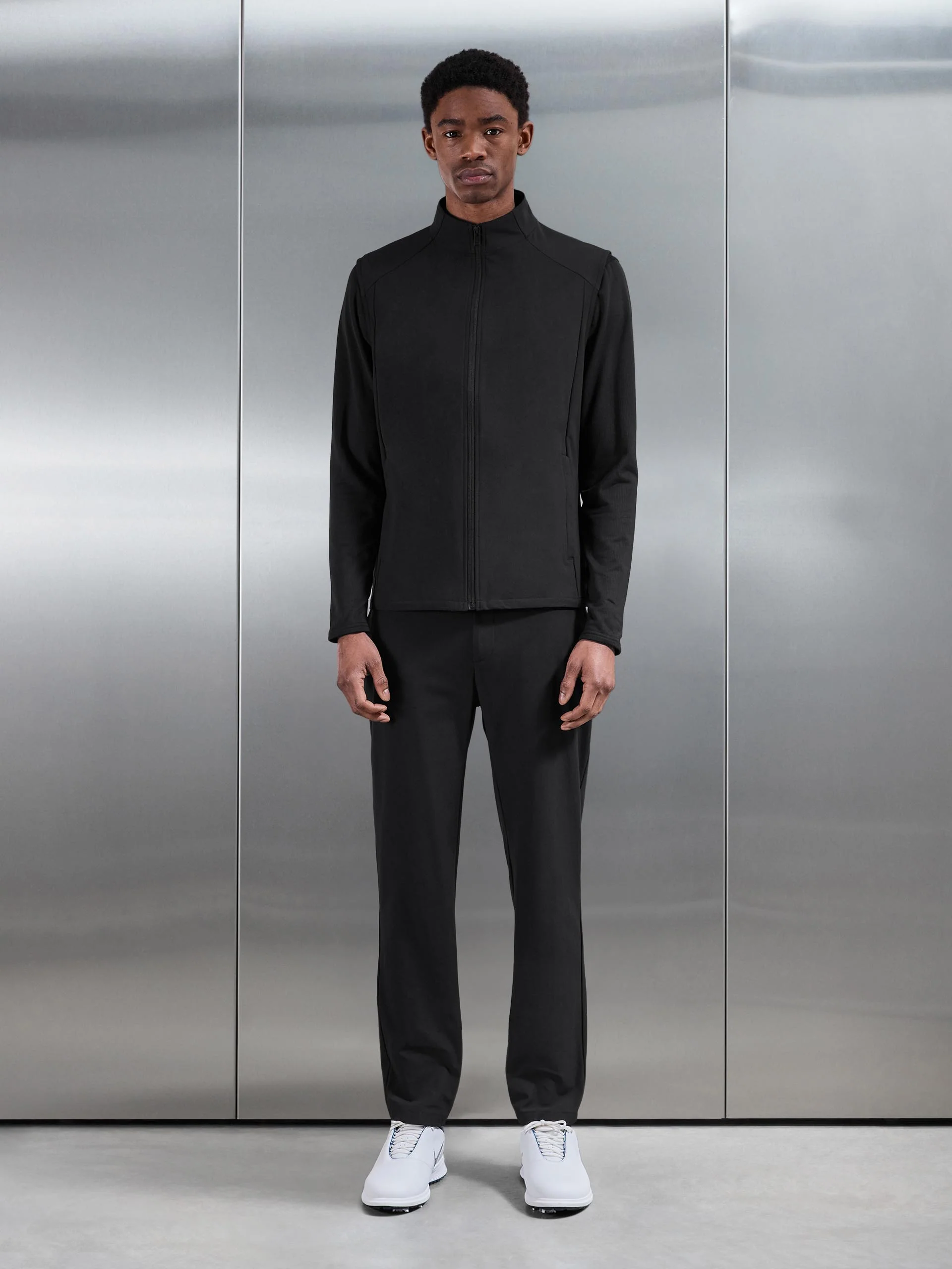 Golf Gilet in Black - Image 4