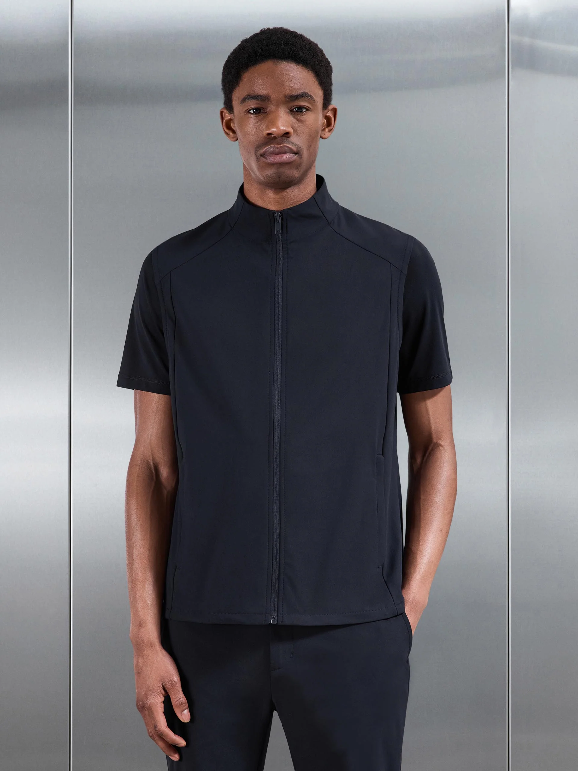 Golf Gilet in Navy - Image 3