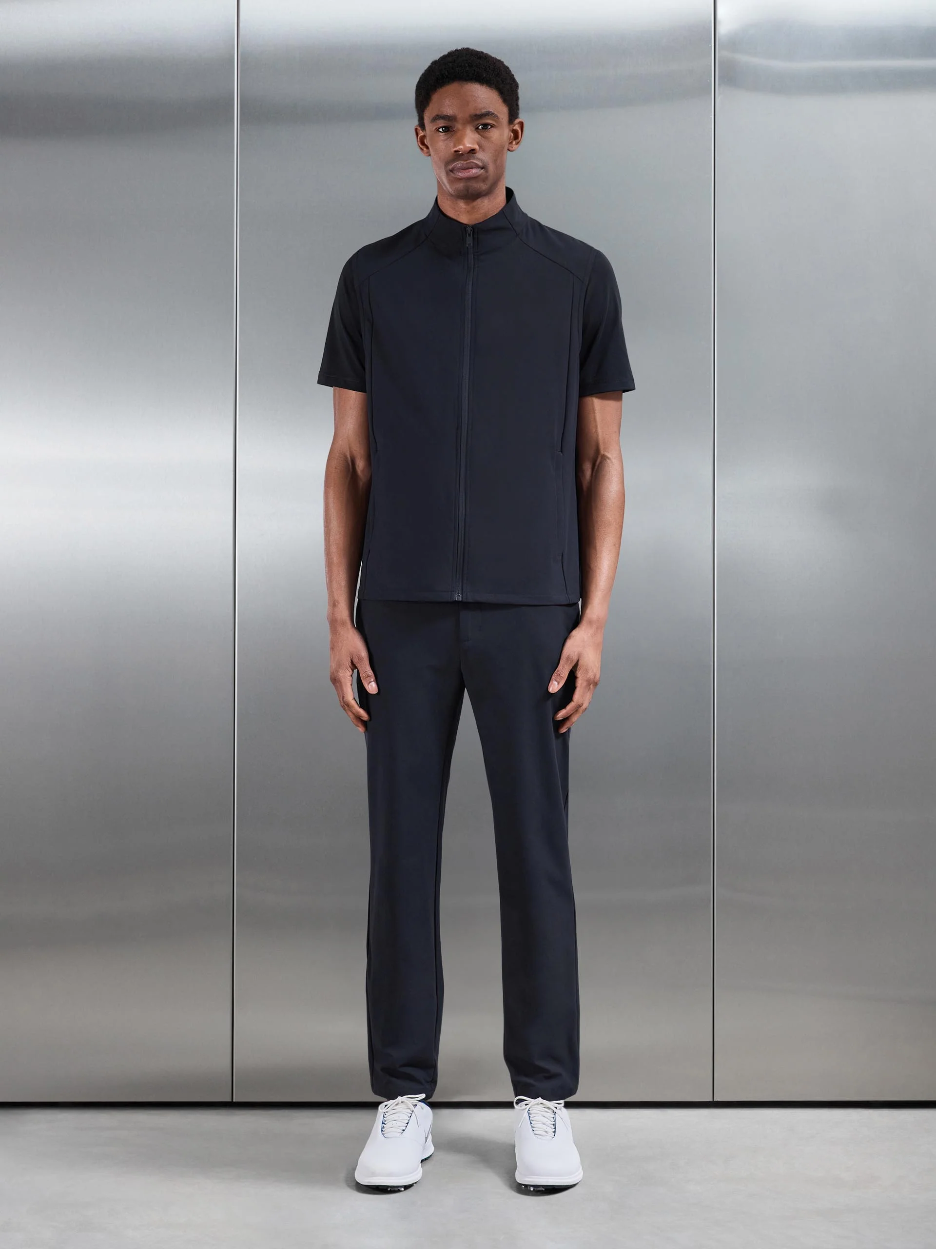 Golf Gilet in Navy - Image 4