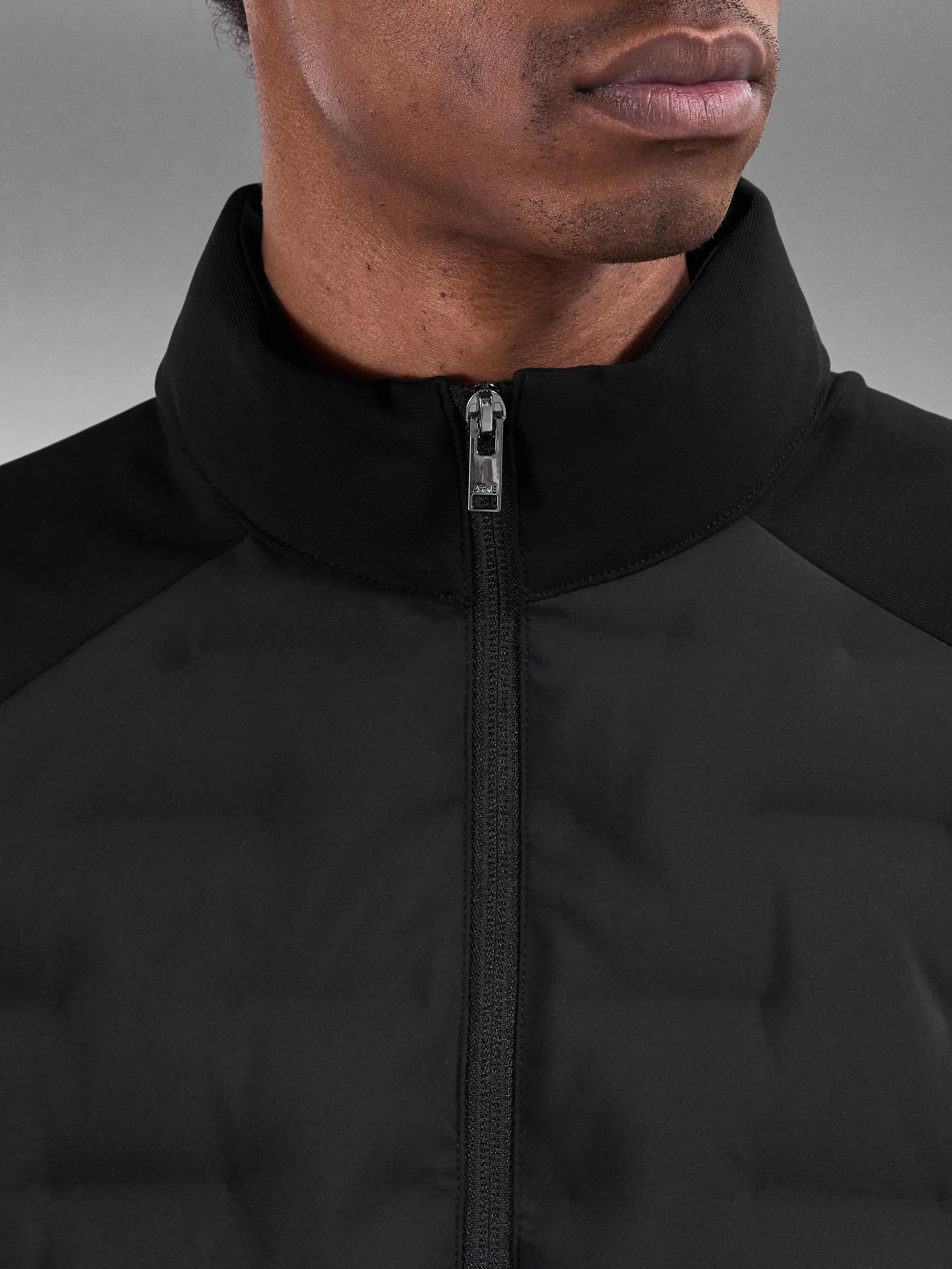 Golf Hybrid Jacket in Black - Image 6