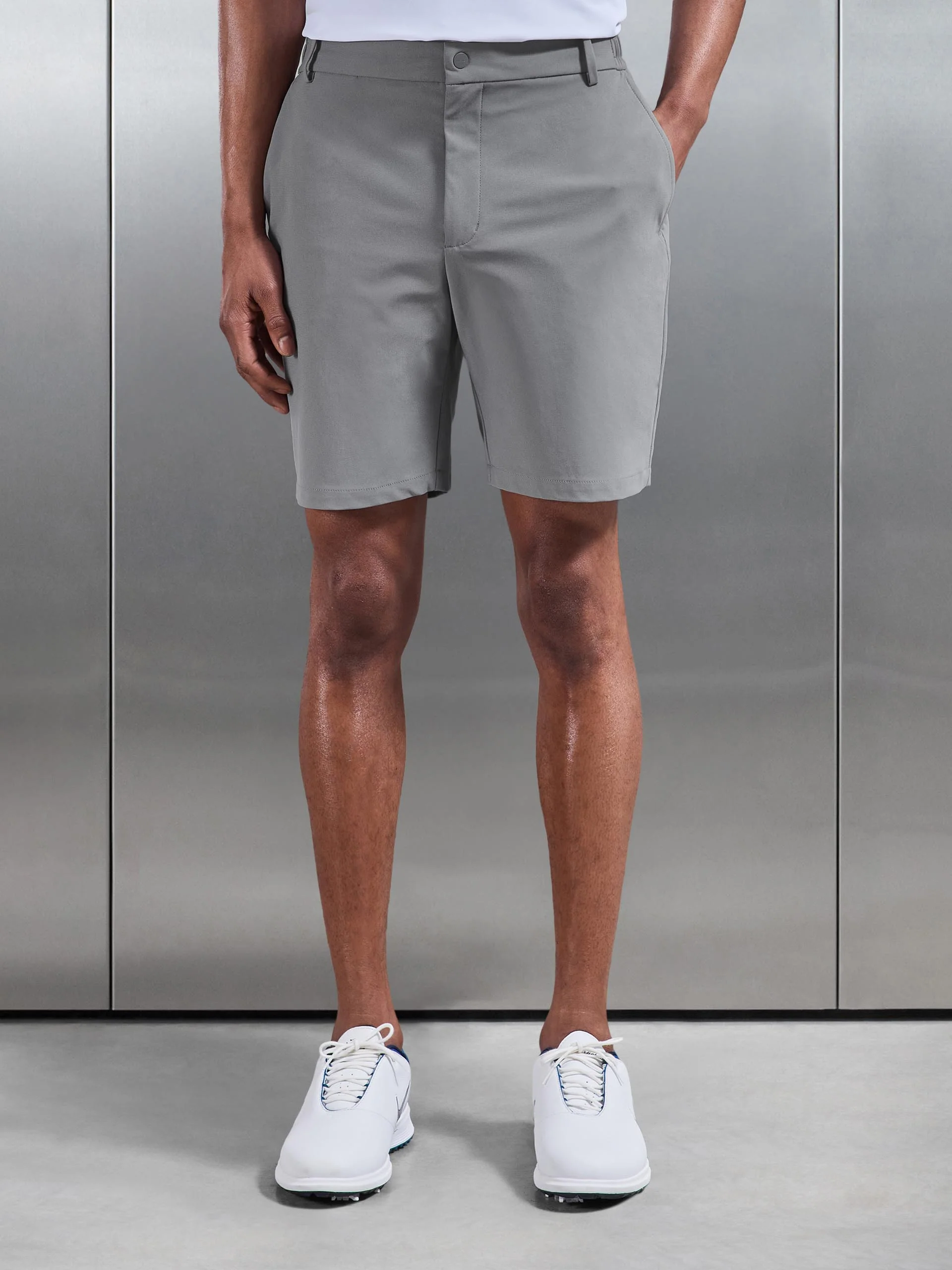 Golf Short in Mid Grey - Image 3
