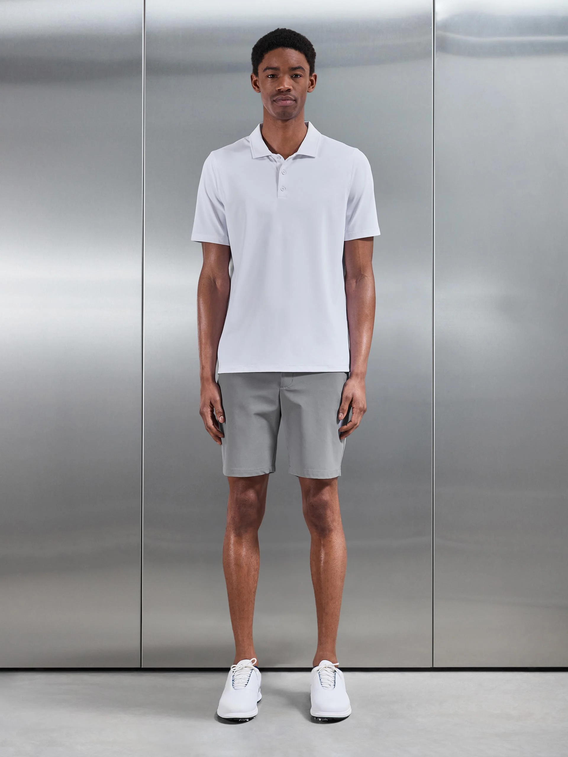Golf Short in Mid Grey - Image 4
