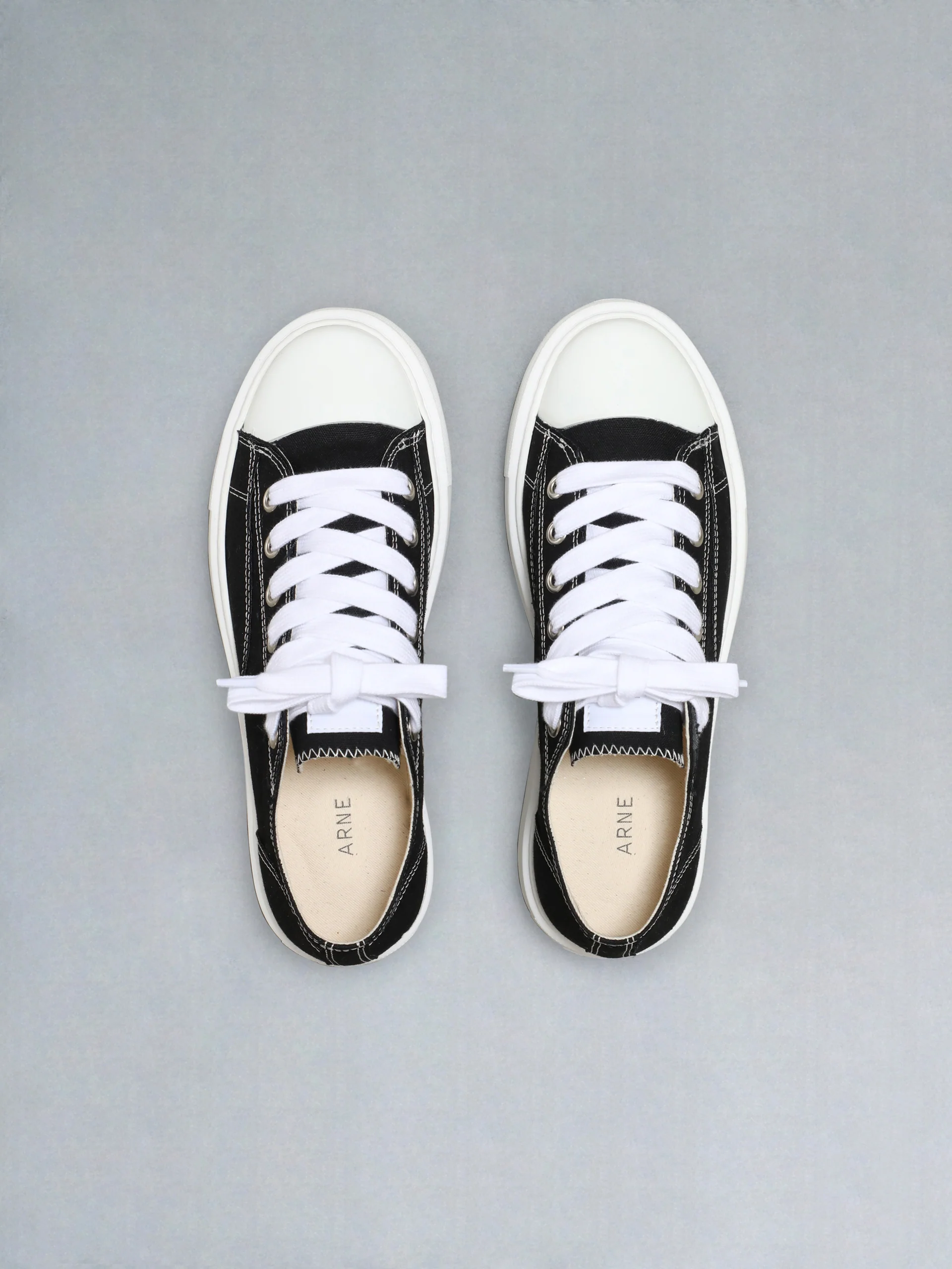 Homerun in Black White - Image 5