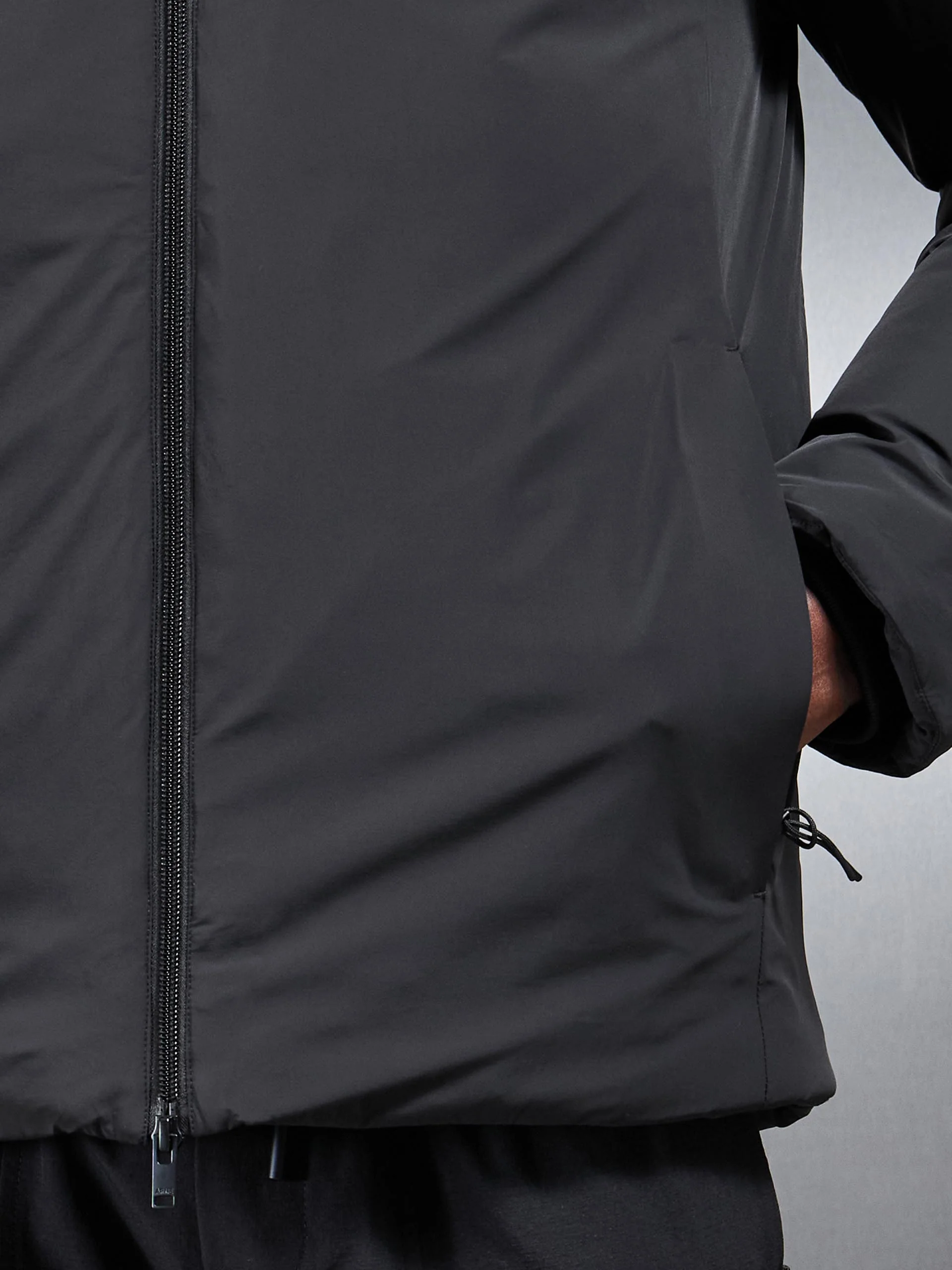 Hooded Puffer Jacket in Black - Image 5