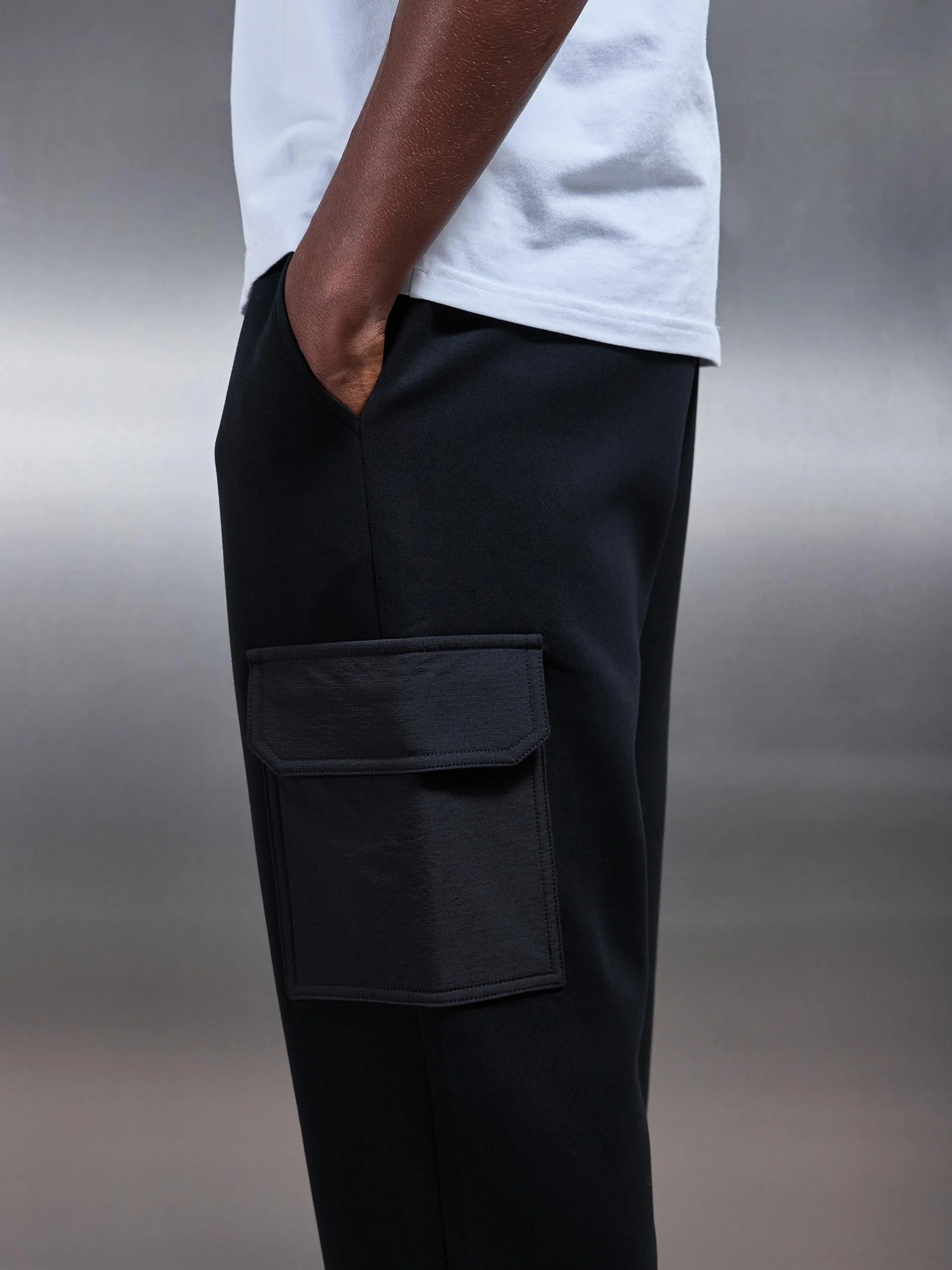 Hybrid Cargo Jogger in Black - Image 4