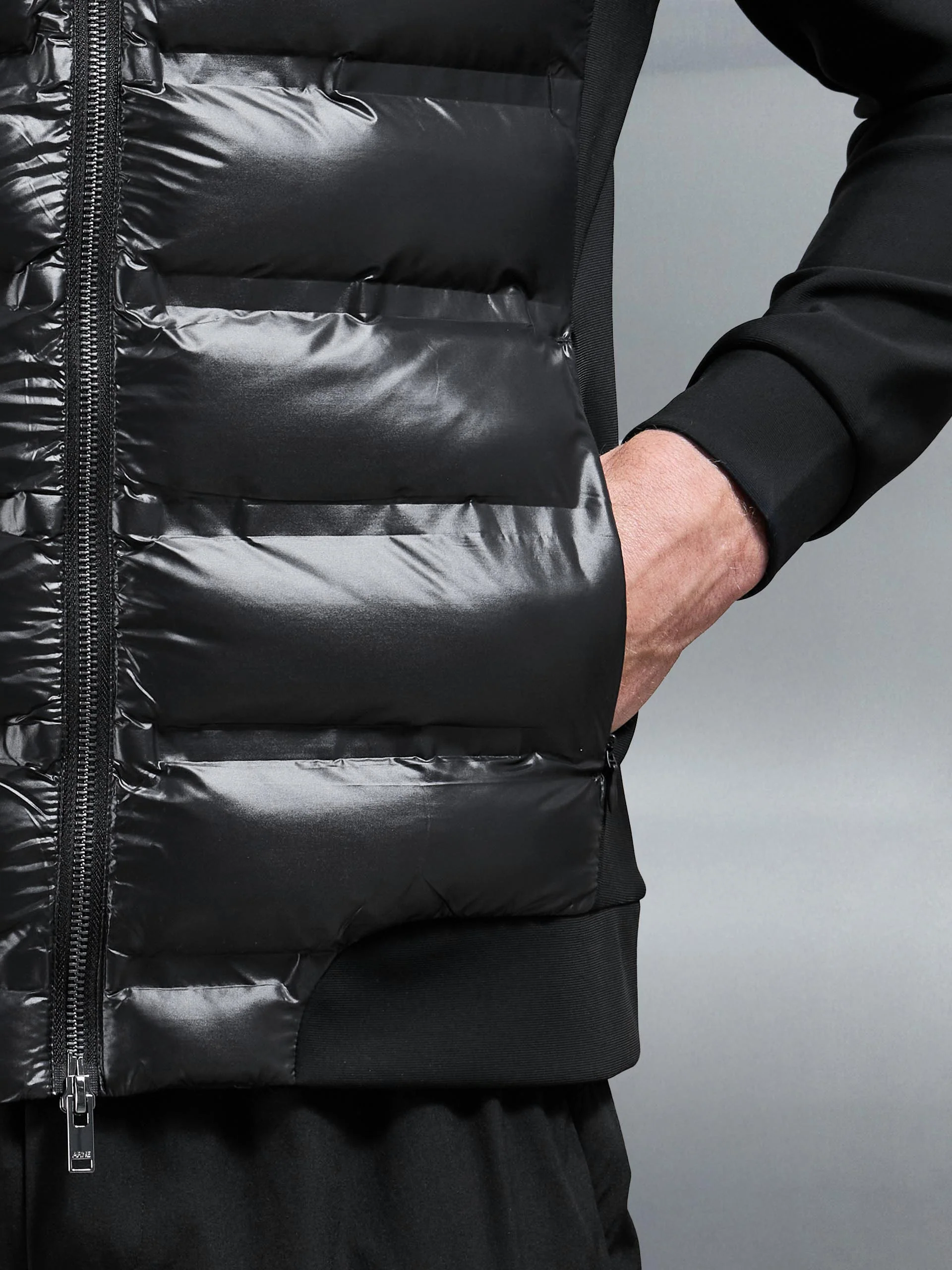 Hybrid Puffer Jacket in Black - Image 4