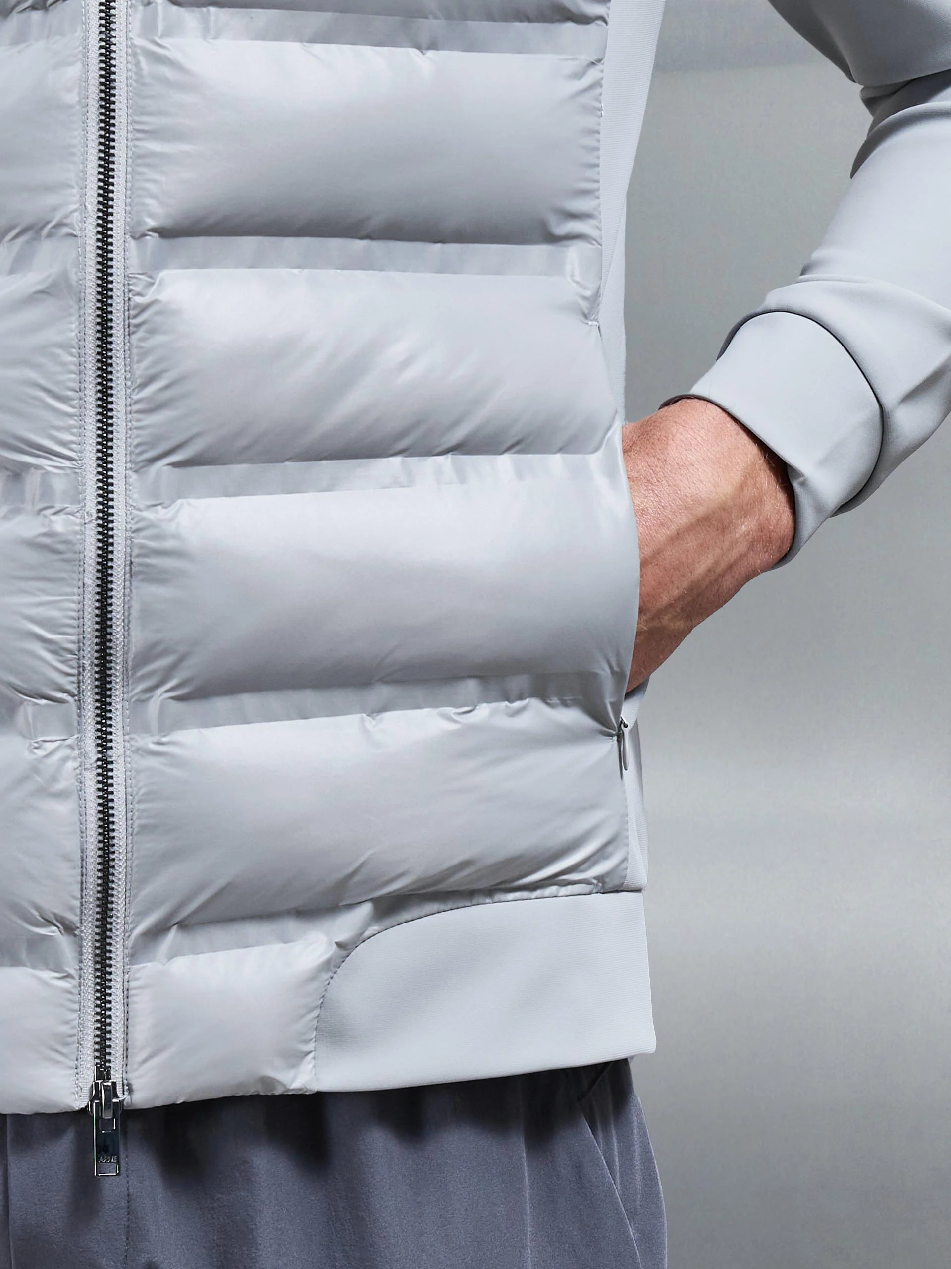 Hybrid Puffer Jacket in Mid Grey - Image 4