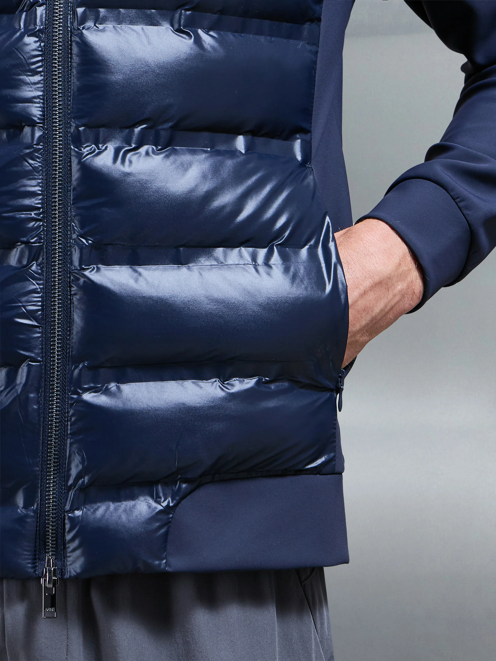 Hybrid Puffer Jacket in Navy - Image 5