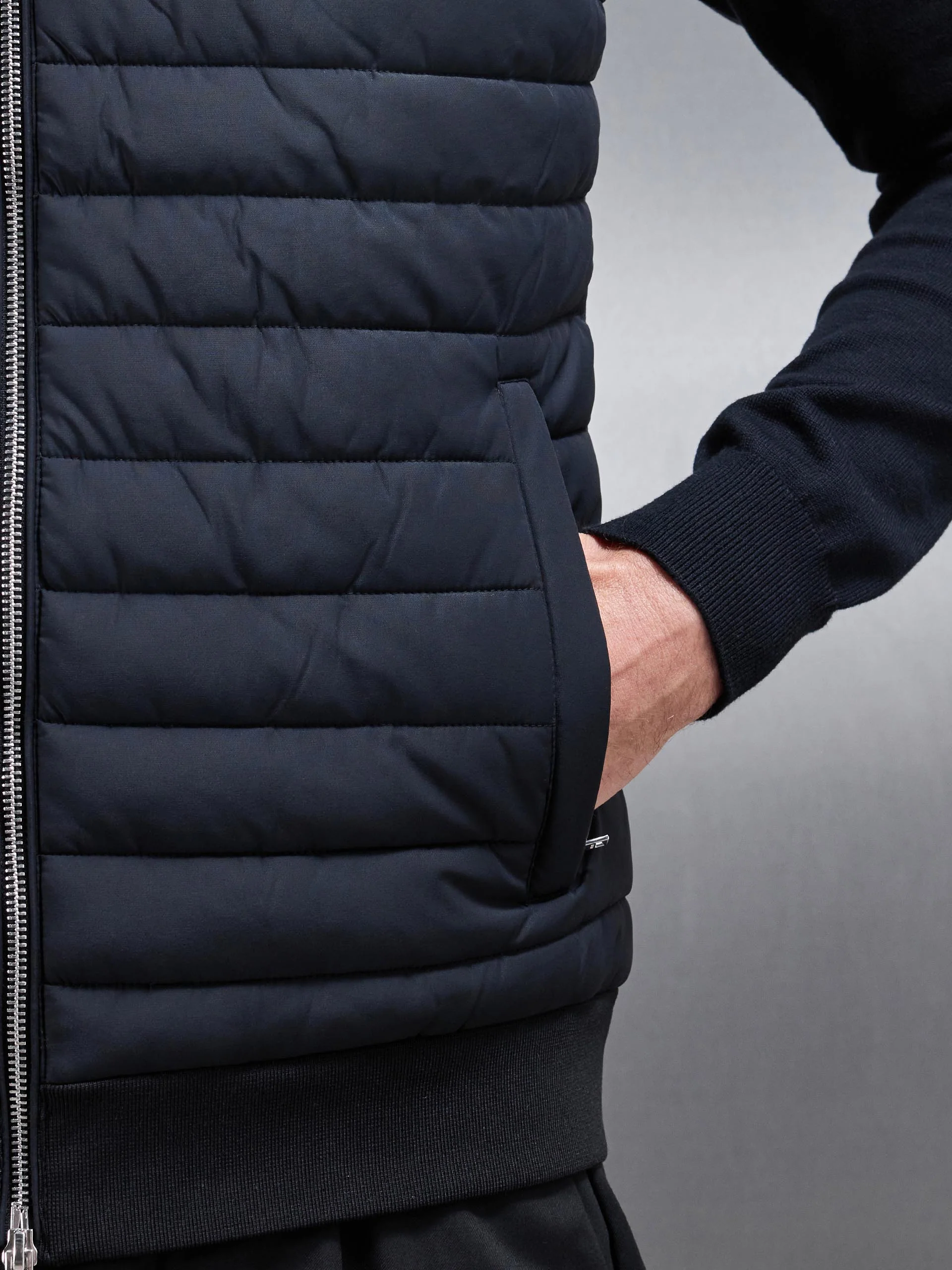 Hybrid Quilted Gilet in Black - Image 4
