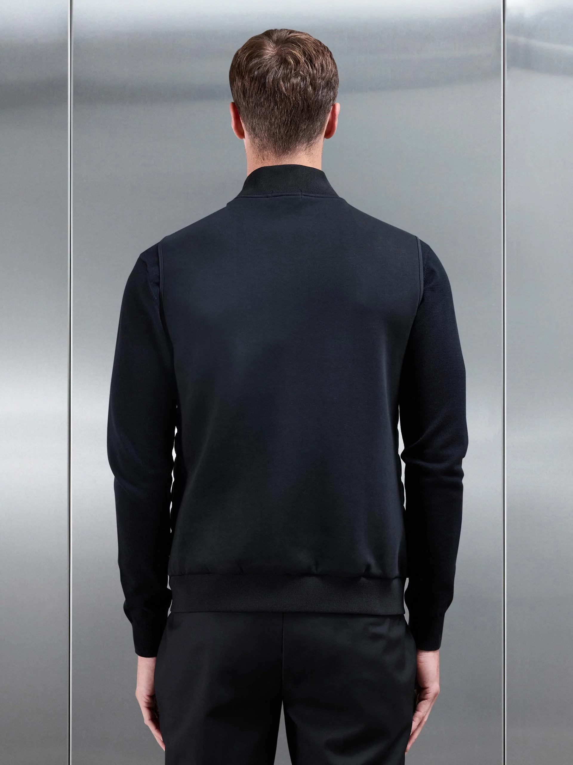 Hybrid Quilted Gilet in Black - Image 5