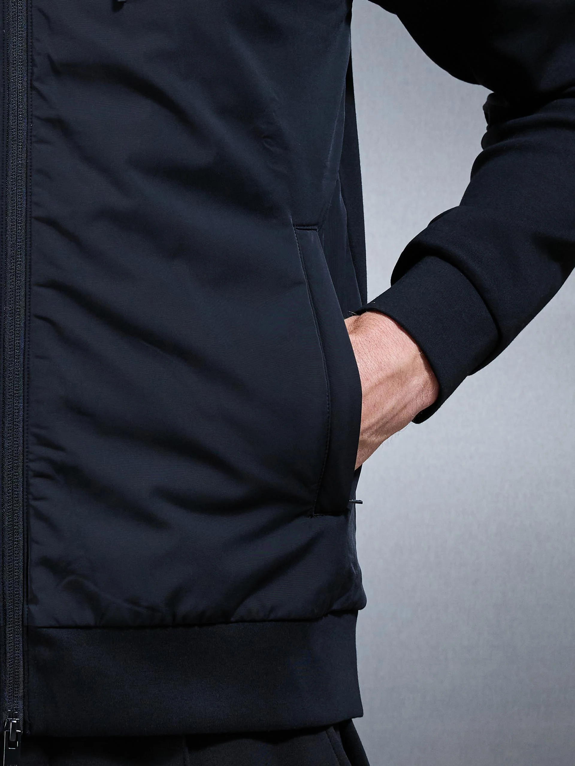 Interlock Jersey Hybrid Technical Windbreaker in Black - Image 5