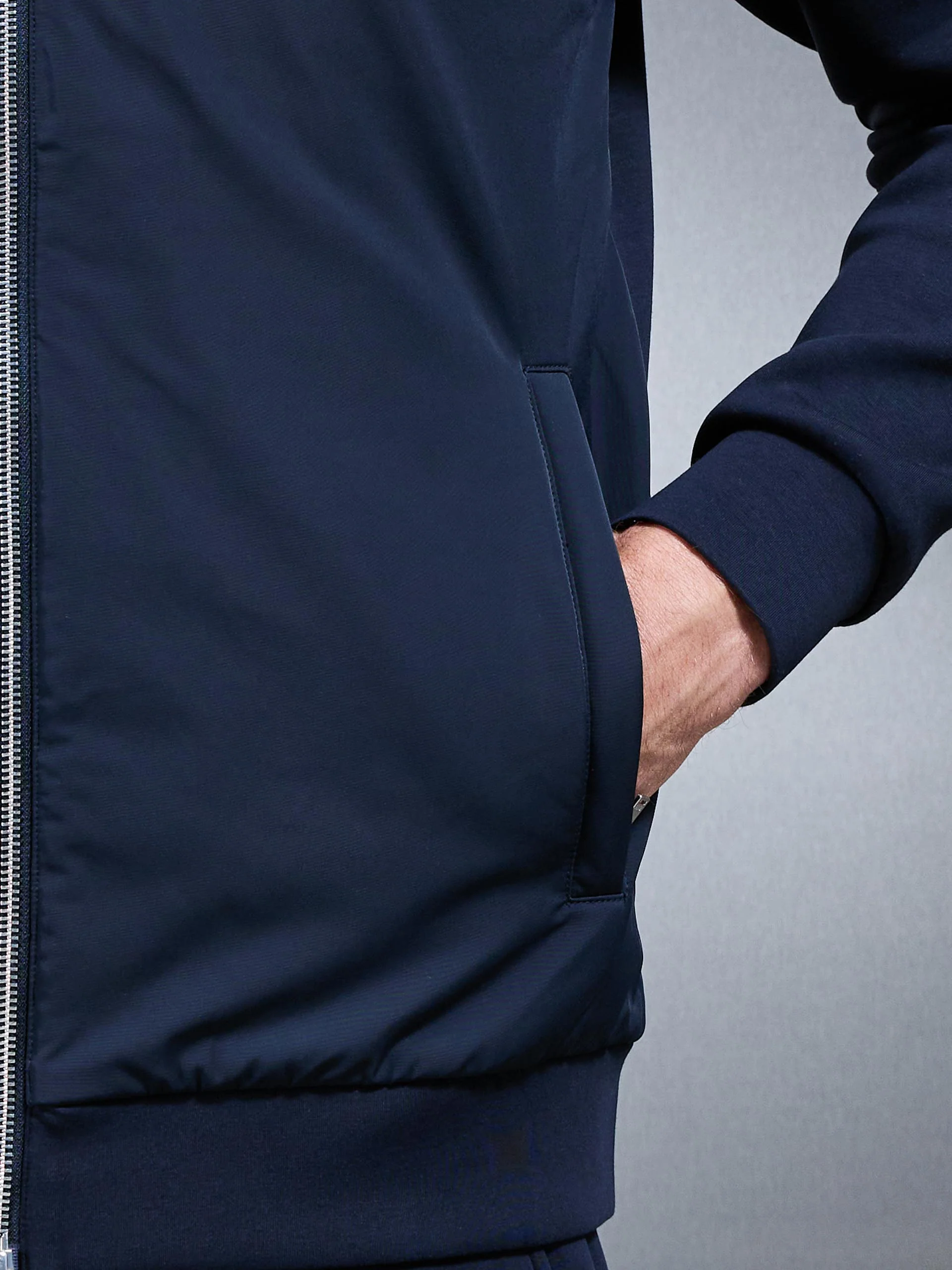 Interlock Jersey Hybrid Windbreaker in Navy - Image 5