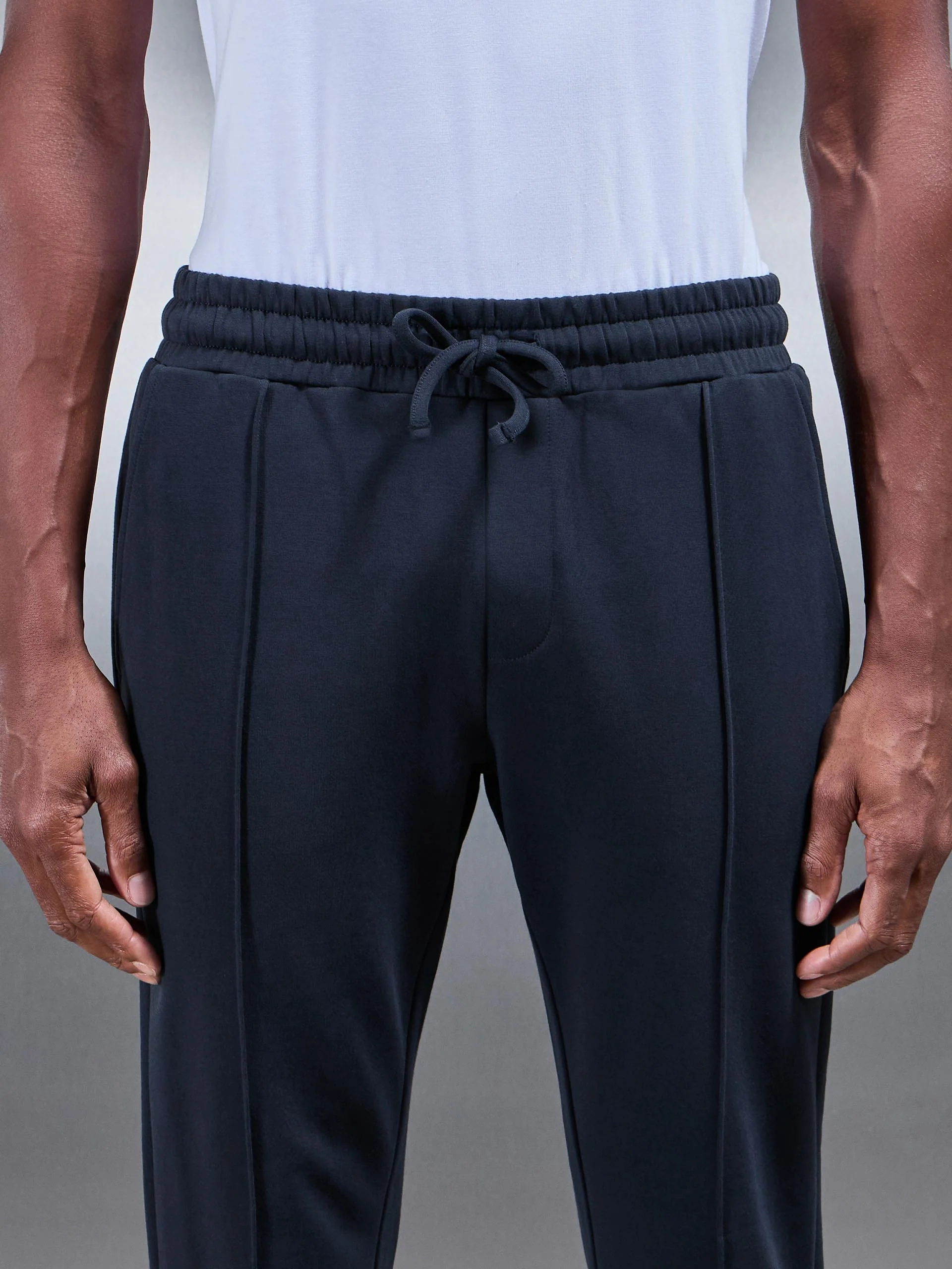 Jersey Jogger in Navy - Image 4