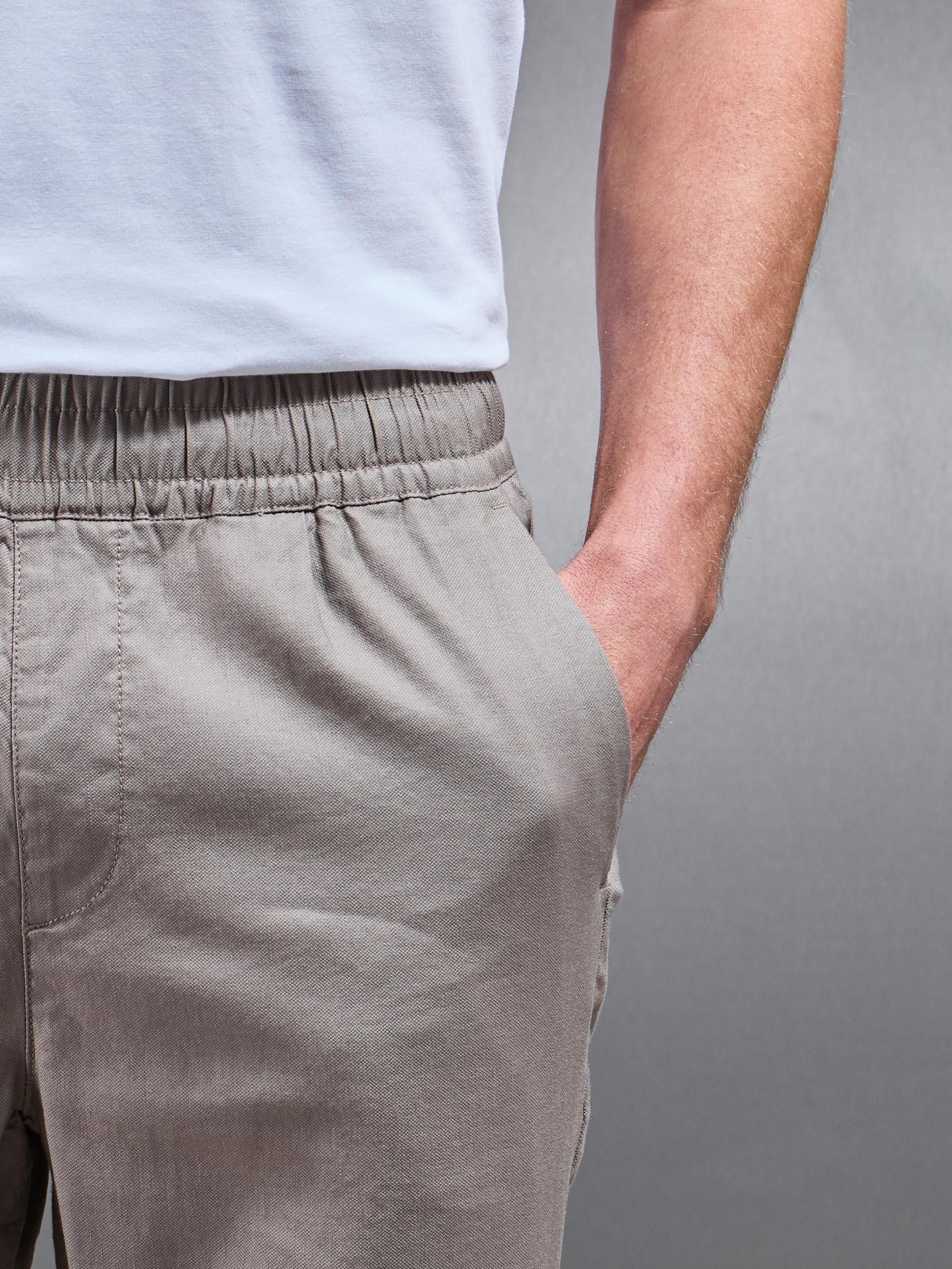 Linen Drawstring Trouser in Taupe - Image 5