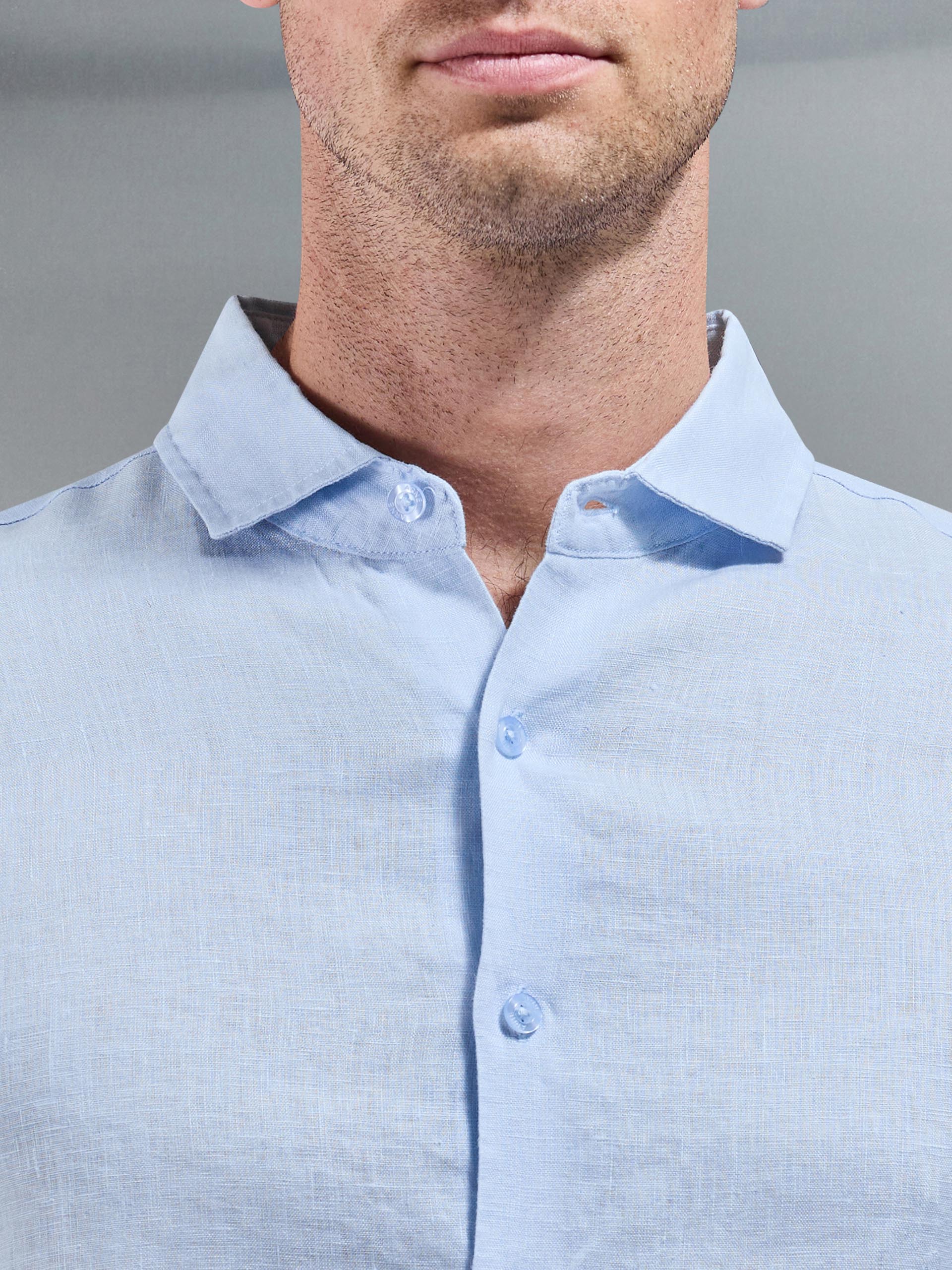 Linen Long Sleeve Cutaway Collar Shirt in Light Blue - Image 3