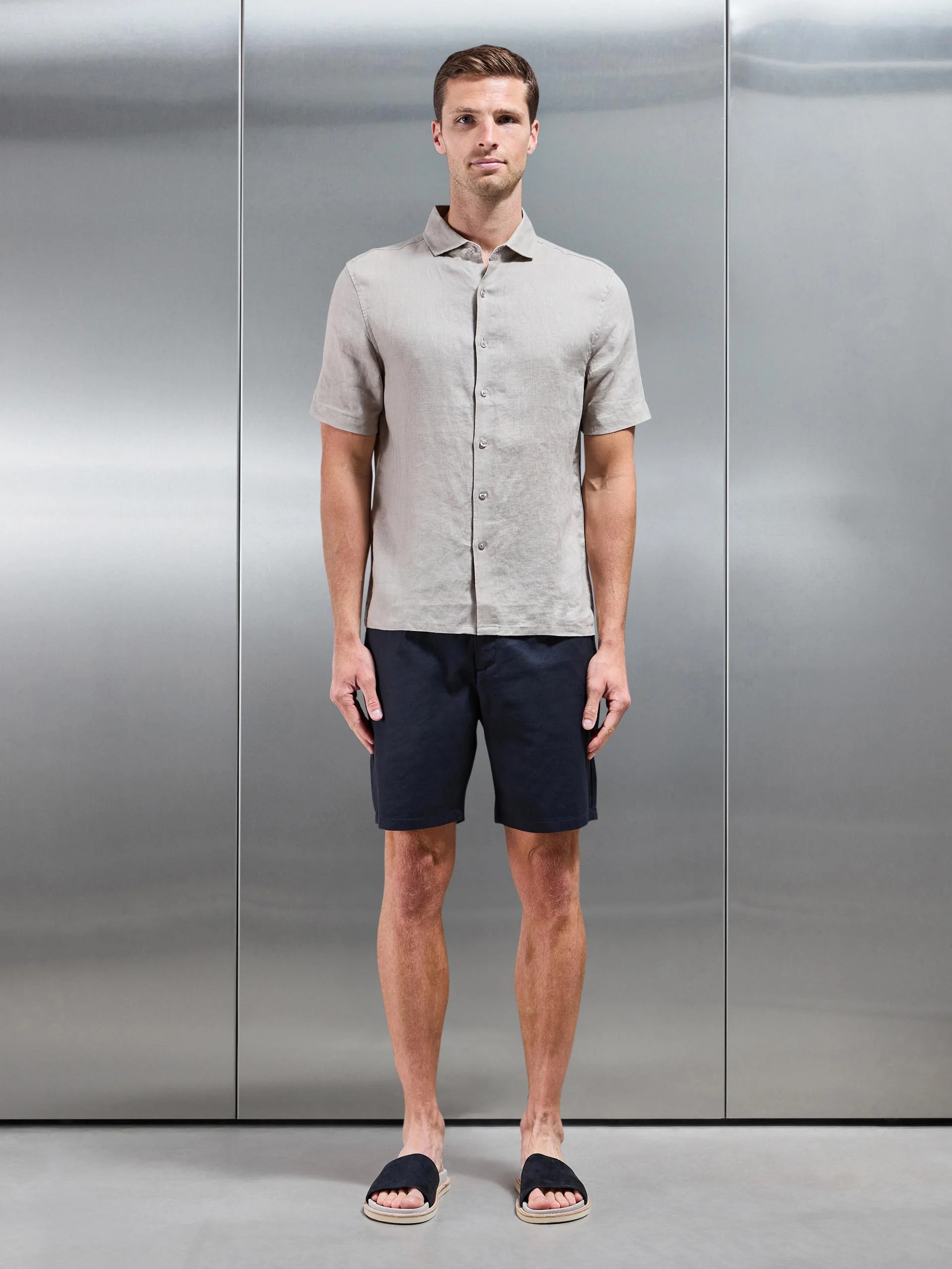 Linen Tailored Short in Navy - Image 2