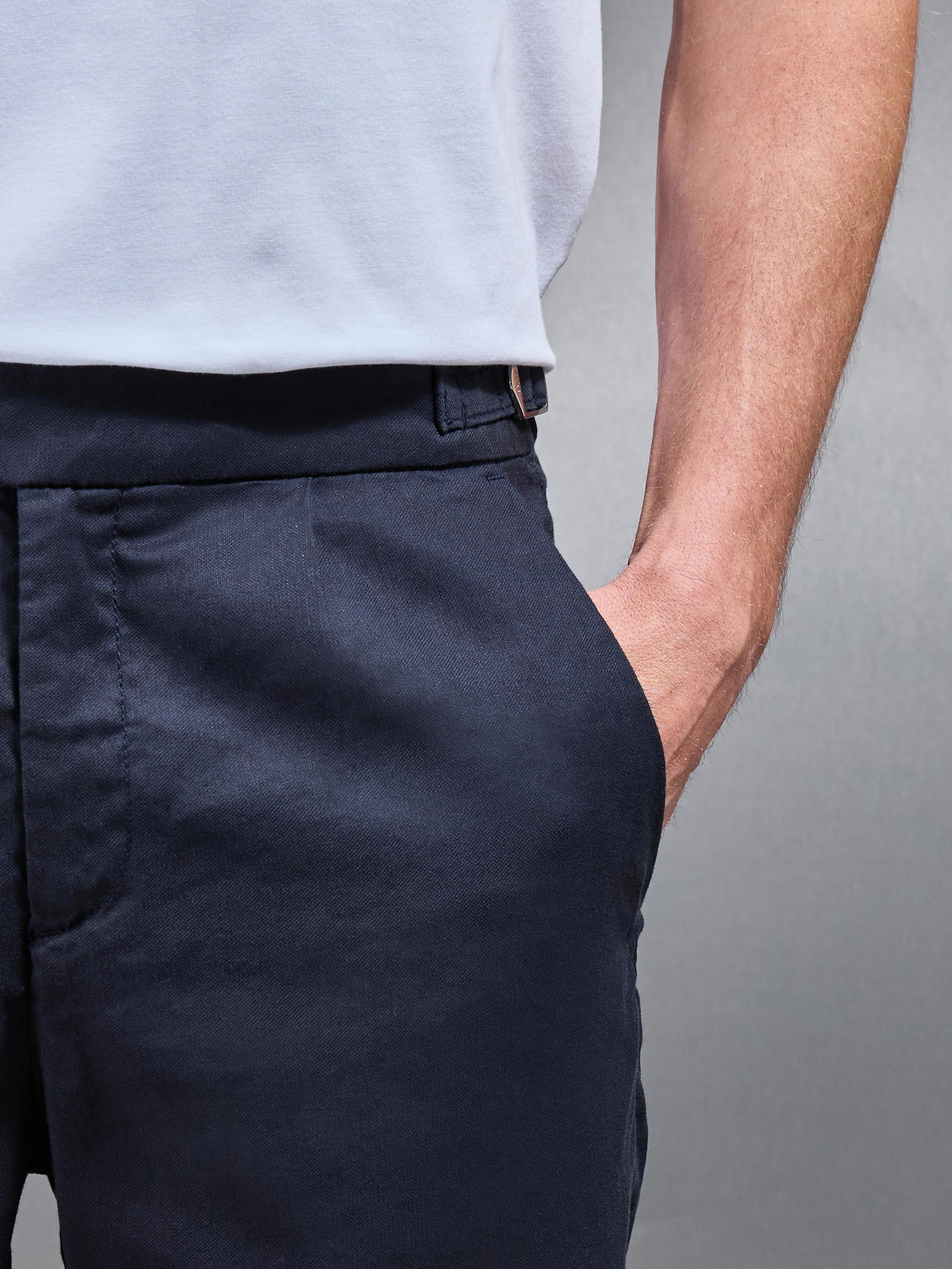 Linen Tailored Short in Navy - Image 5